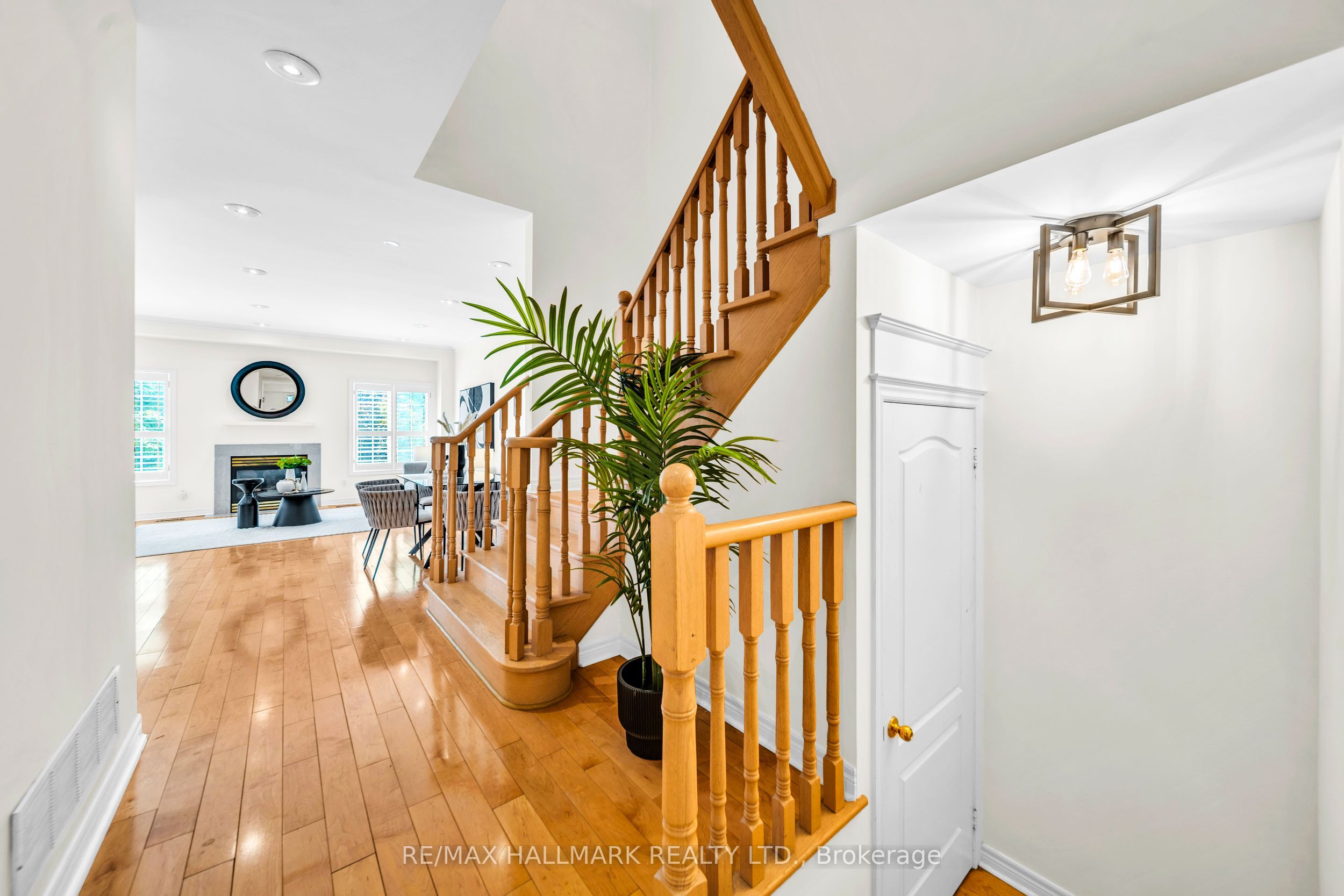 614 Society Crescent Property Photo 8