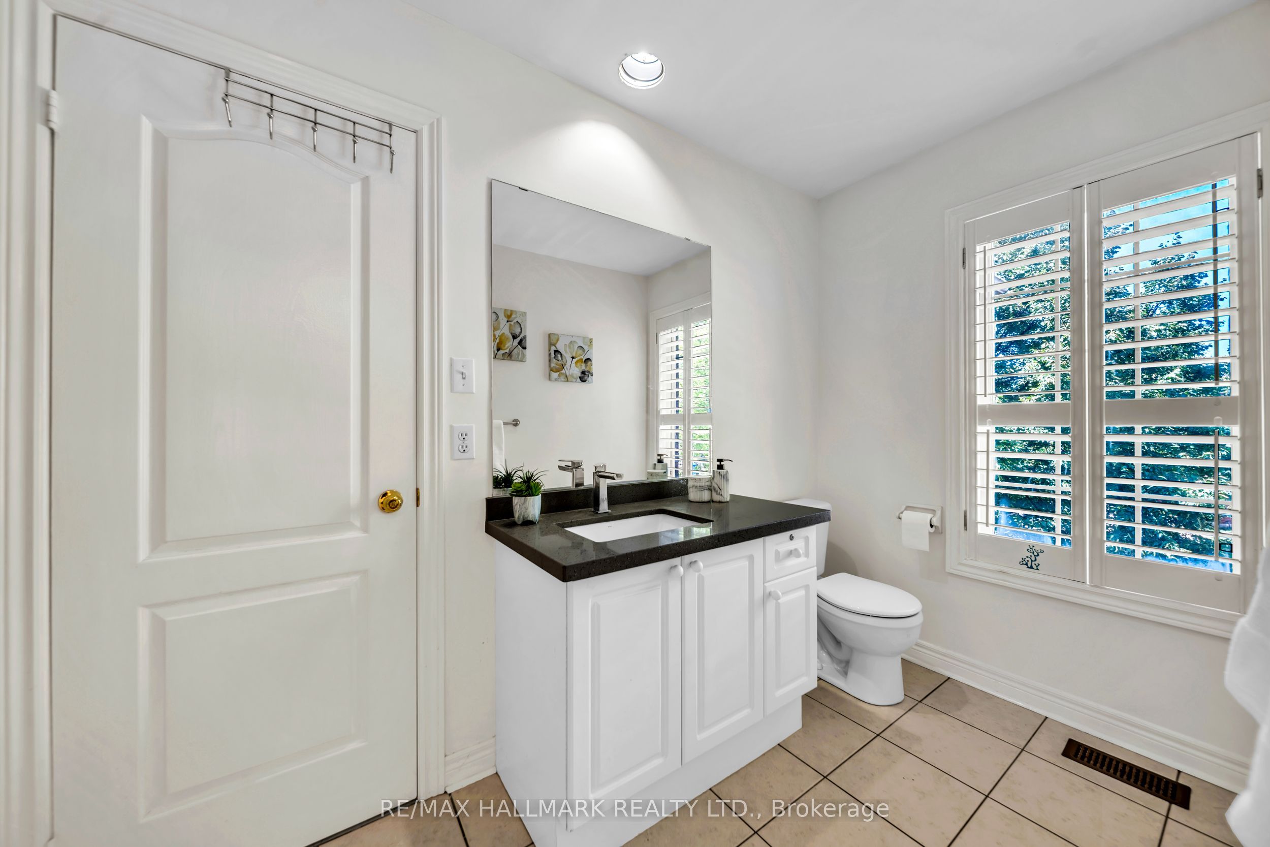 614 Society Crescent Property Photo 15