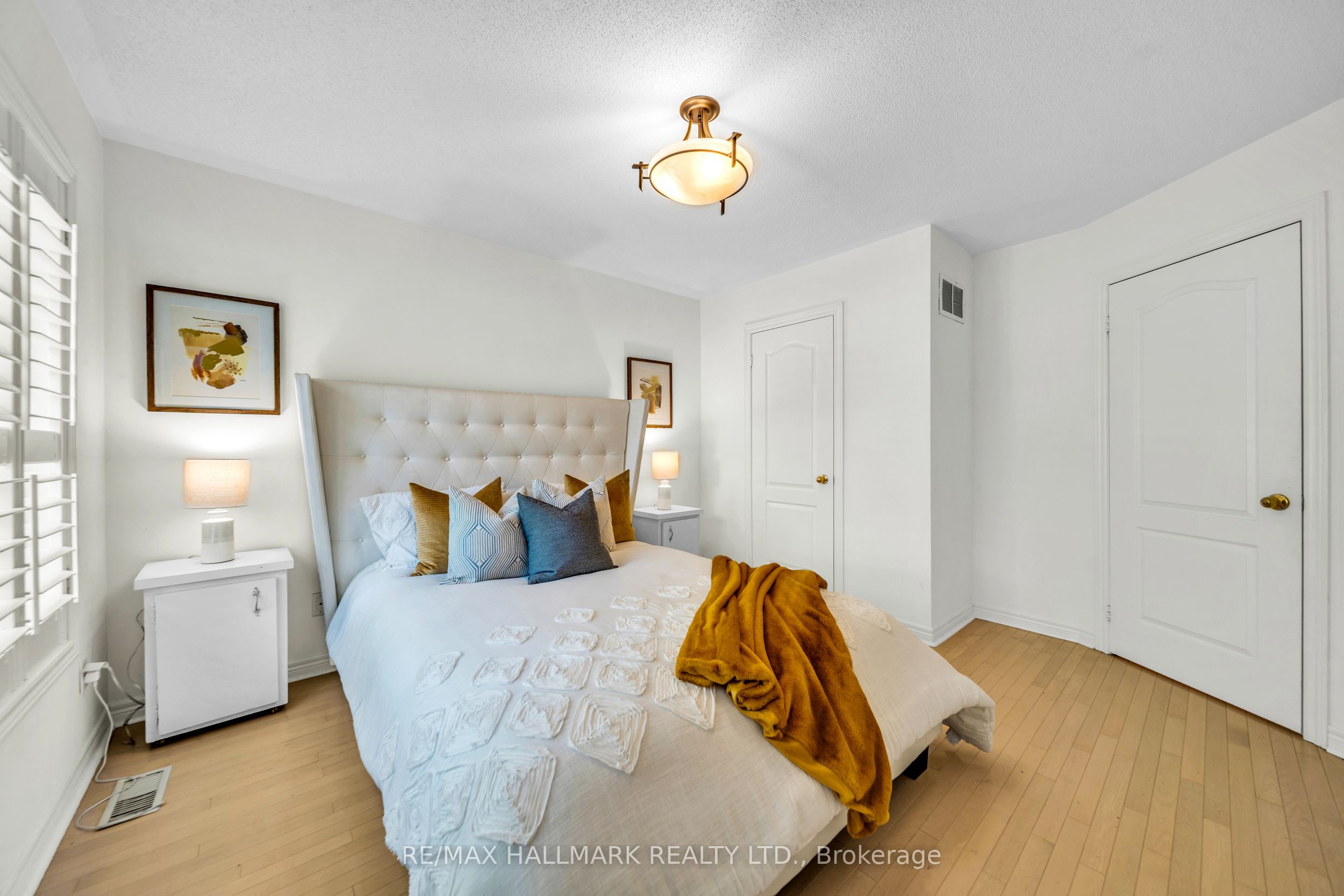 614 Society Crescent Property Photo 17