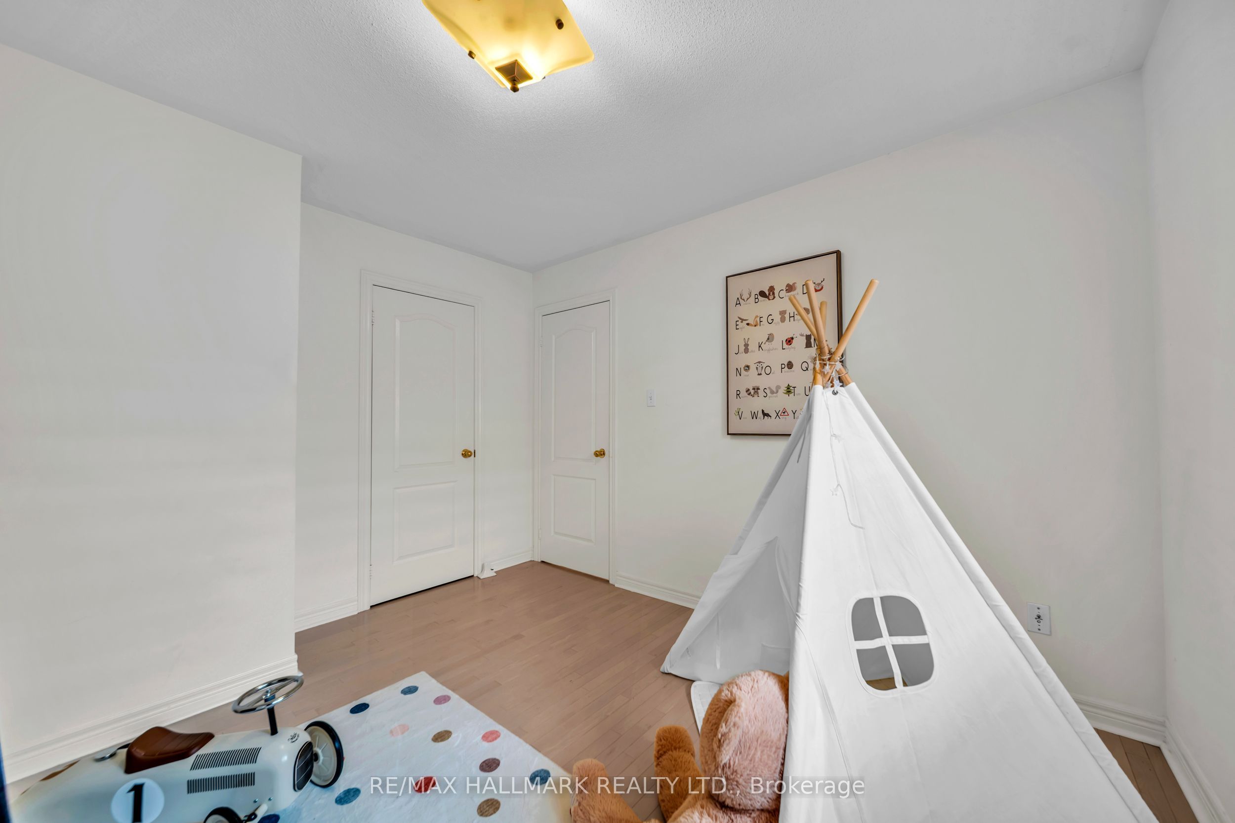 614 Society Crescent Property Photo 27