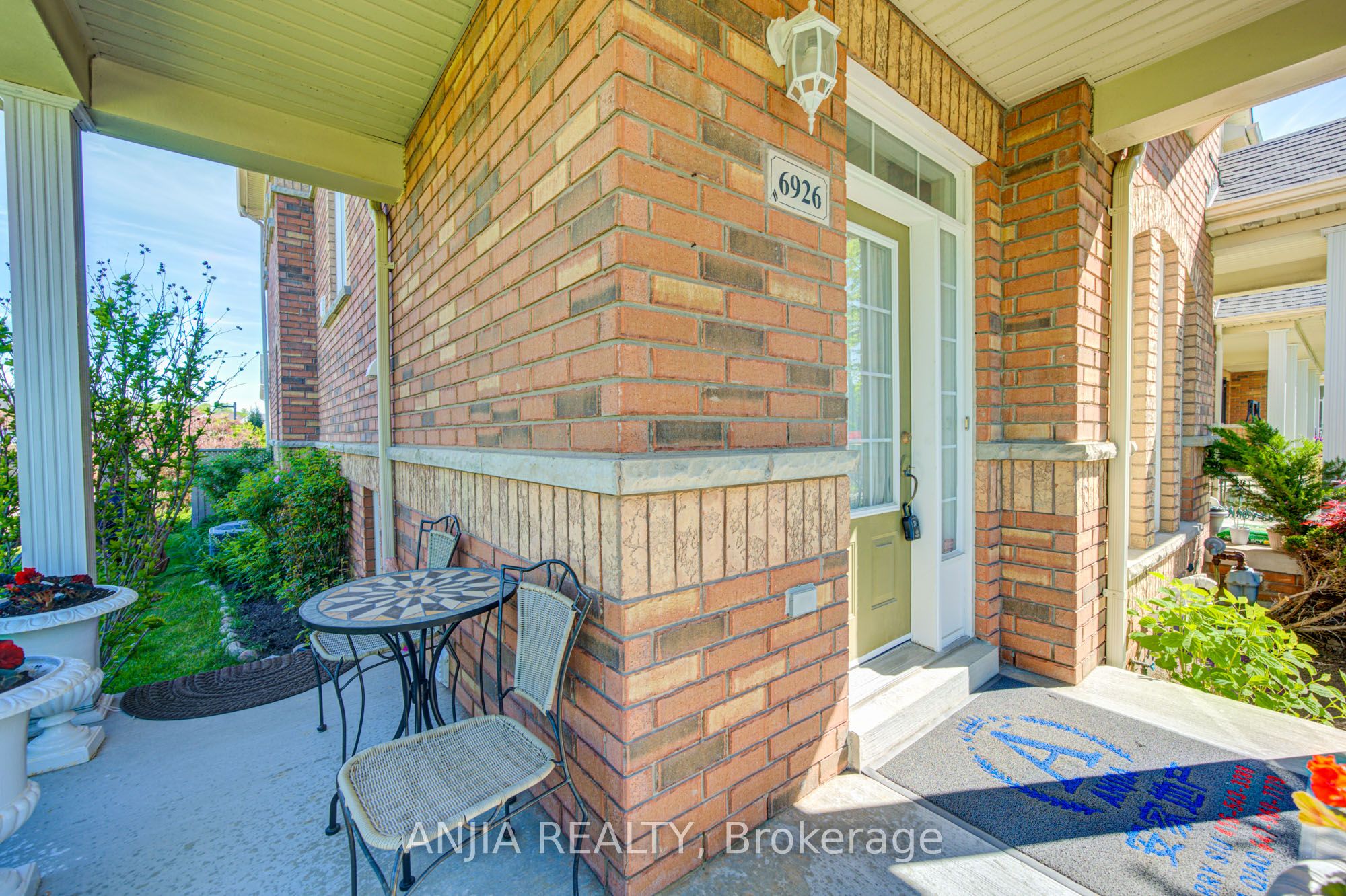 6926 14th Avenue Property Photo 3