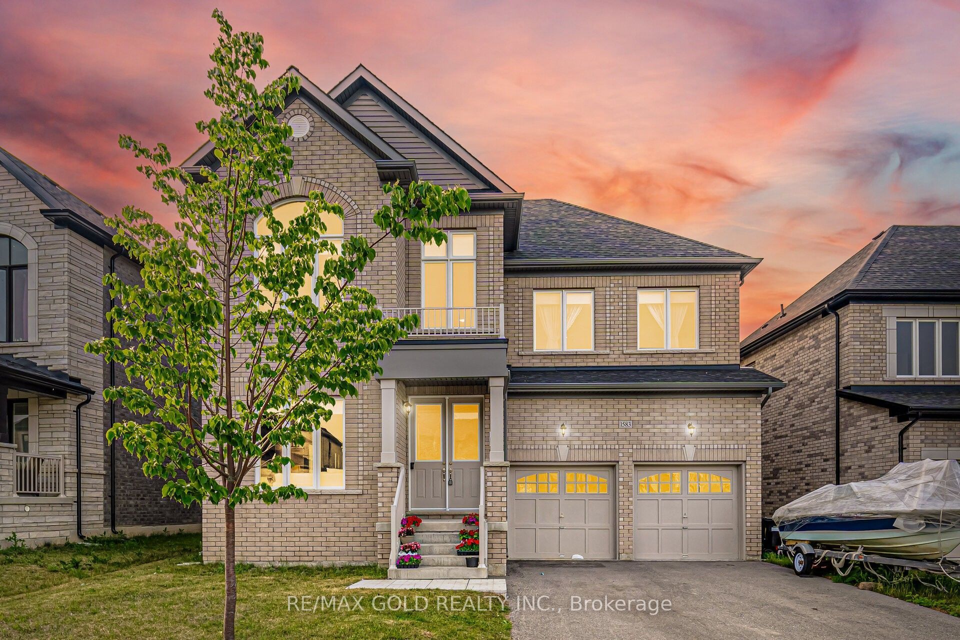 1583 Stovell Crescent Property Photo 1