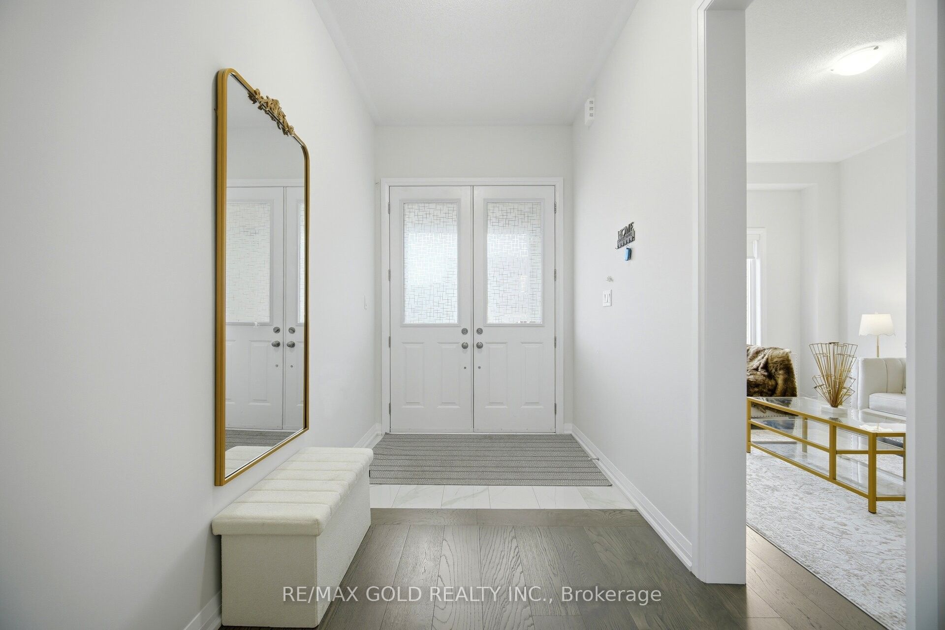 1583 Stovell Crescent Property Photo 3