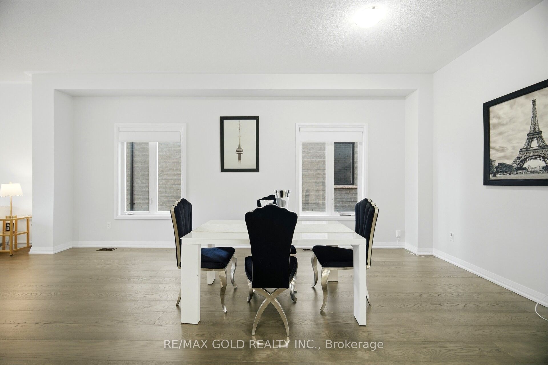 1583 Stovell Crescent Property Photo 8