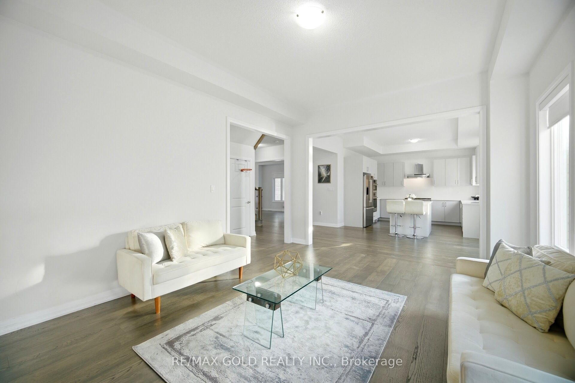 1583 Stovell Crescent Property Photo 15