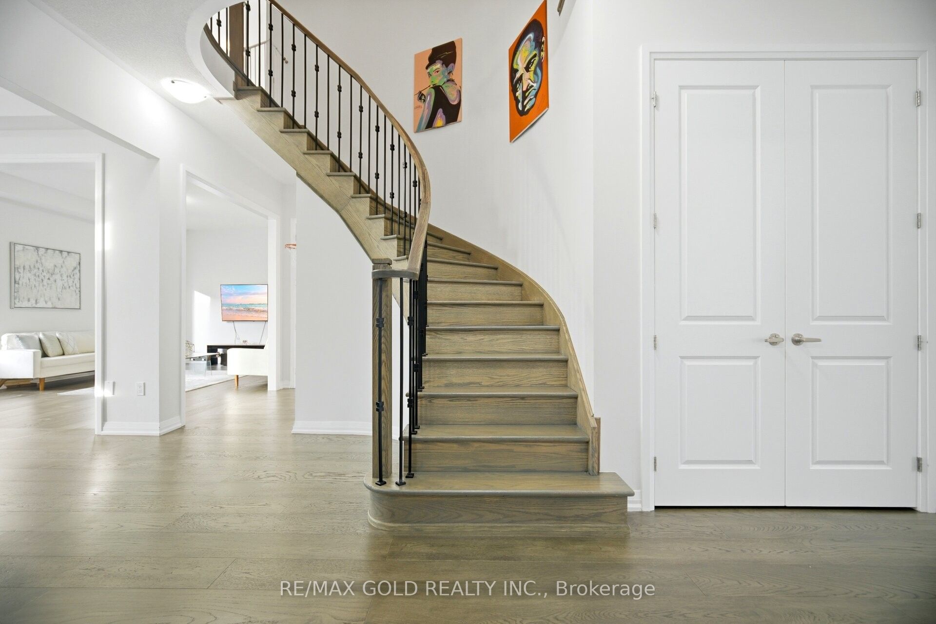 1583 Stovell Crescent Property Photo 18