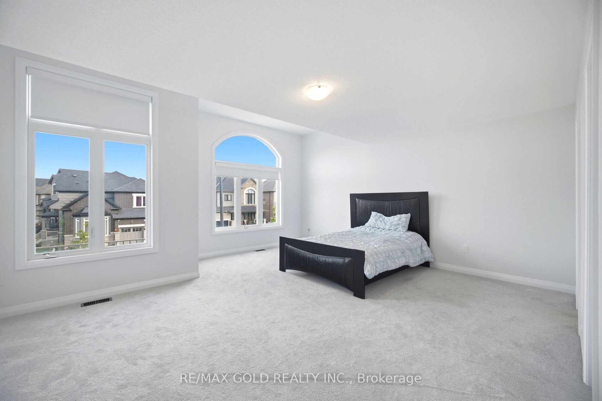 1583 Stovell Crescent Property Photo 21
