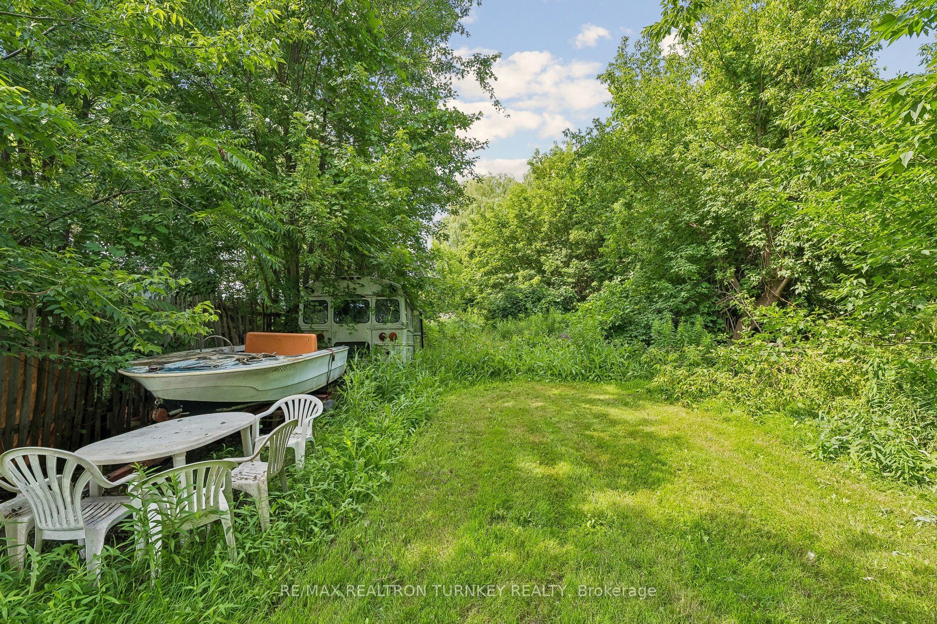 18930 Dufferin Street Property Photo 27