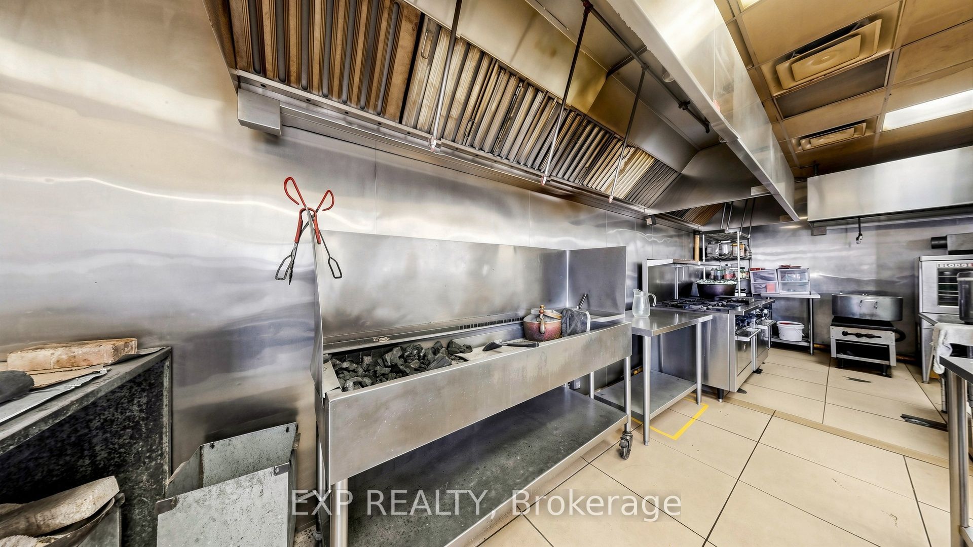 12960 Yonge Street 7 Property Photo 3