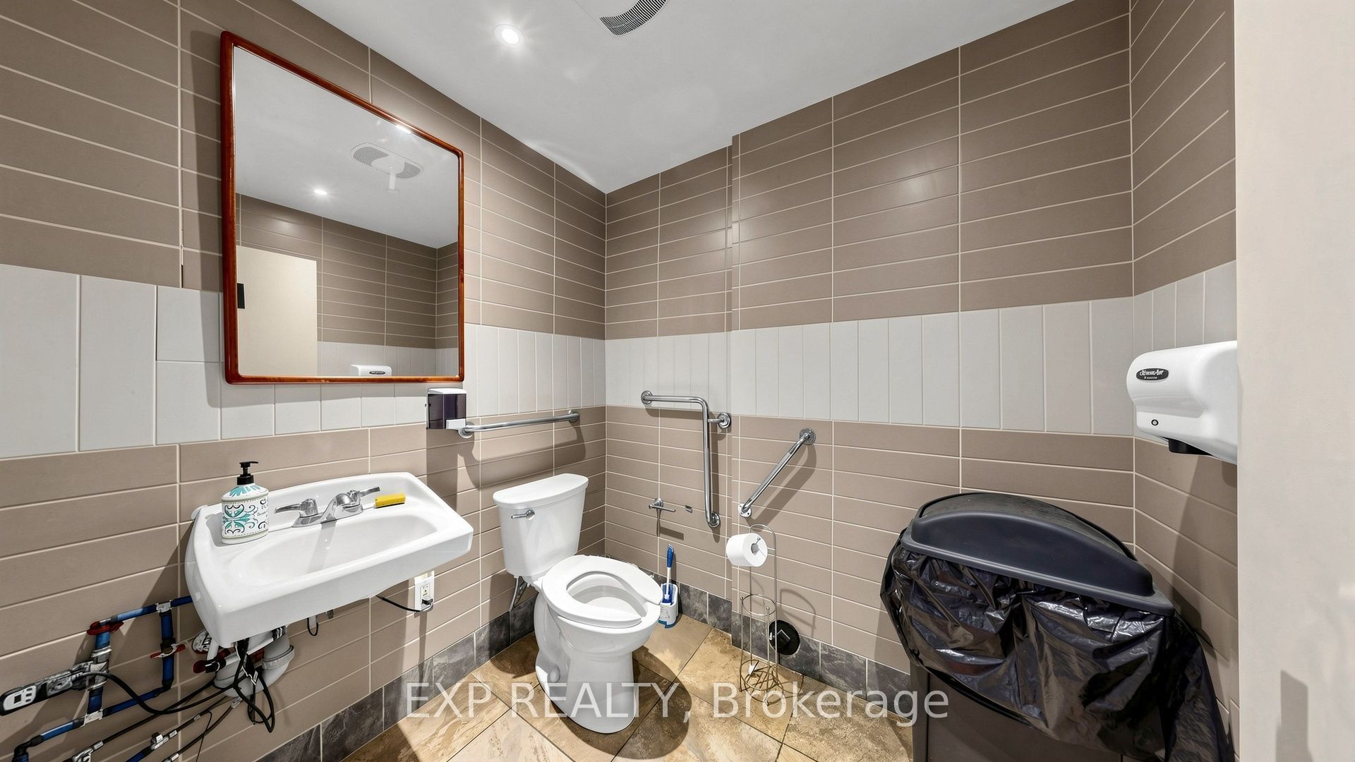 12960 Yonge Street 7 Property Photo 11
