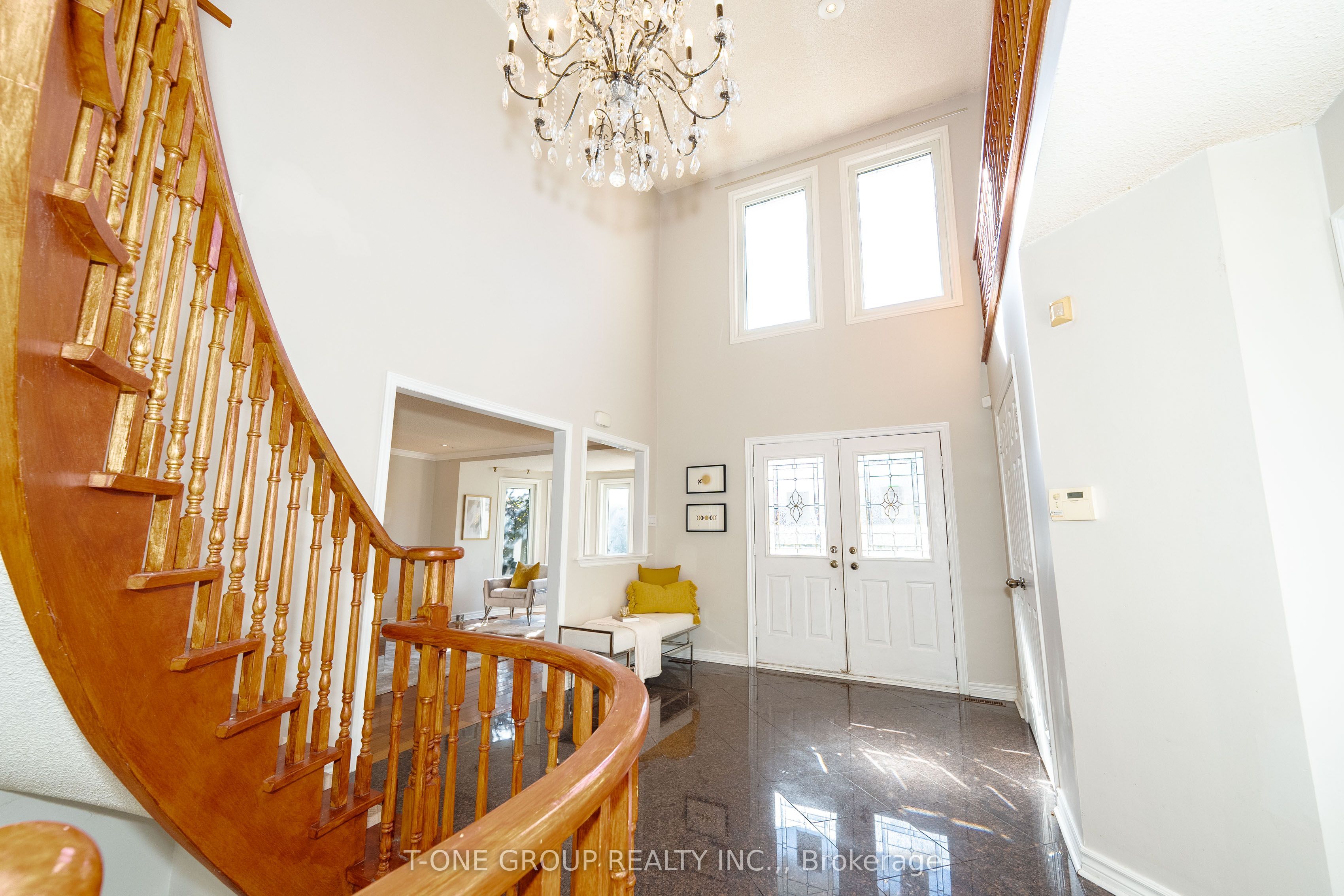 382 Elgin Mills Road W Property Photo 6