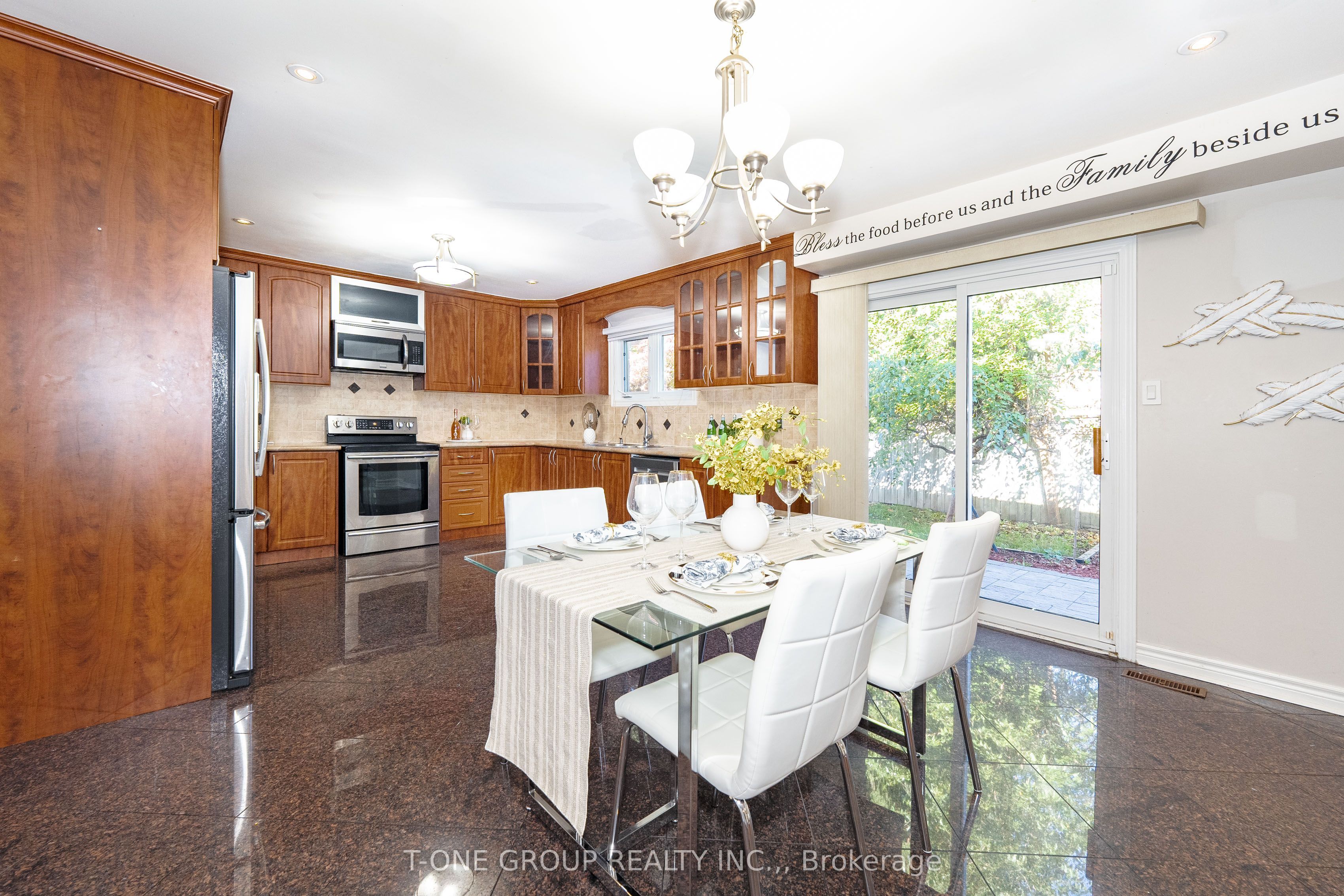 382 Elgin Mills Road W Property Photo 16