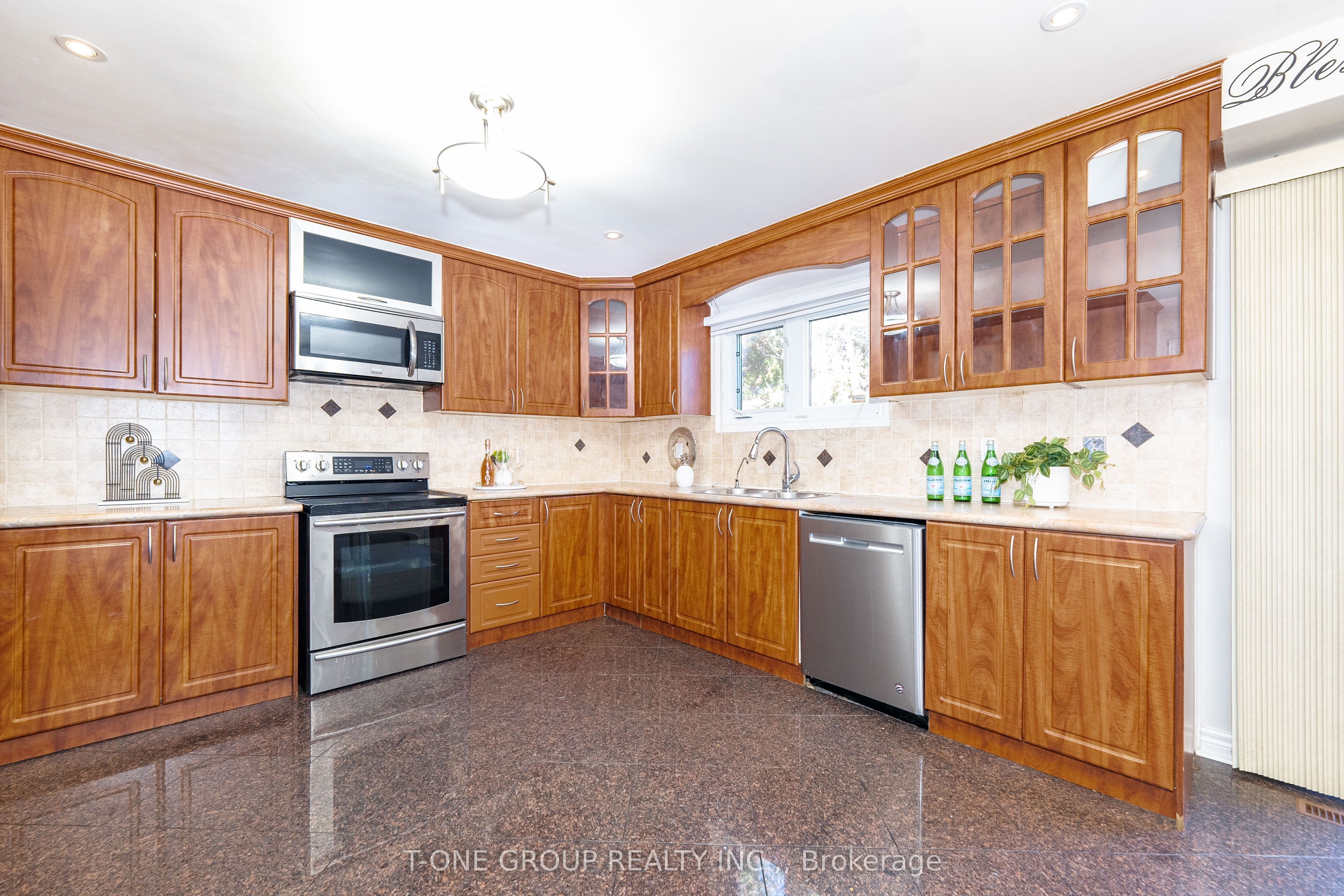 382 Elgin Mills Road W Property Photo 17