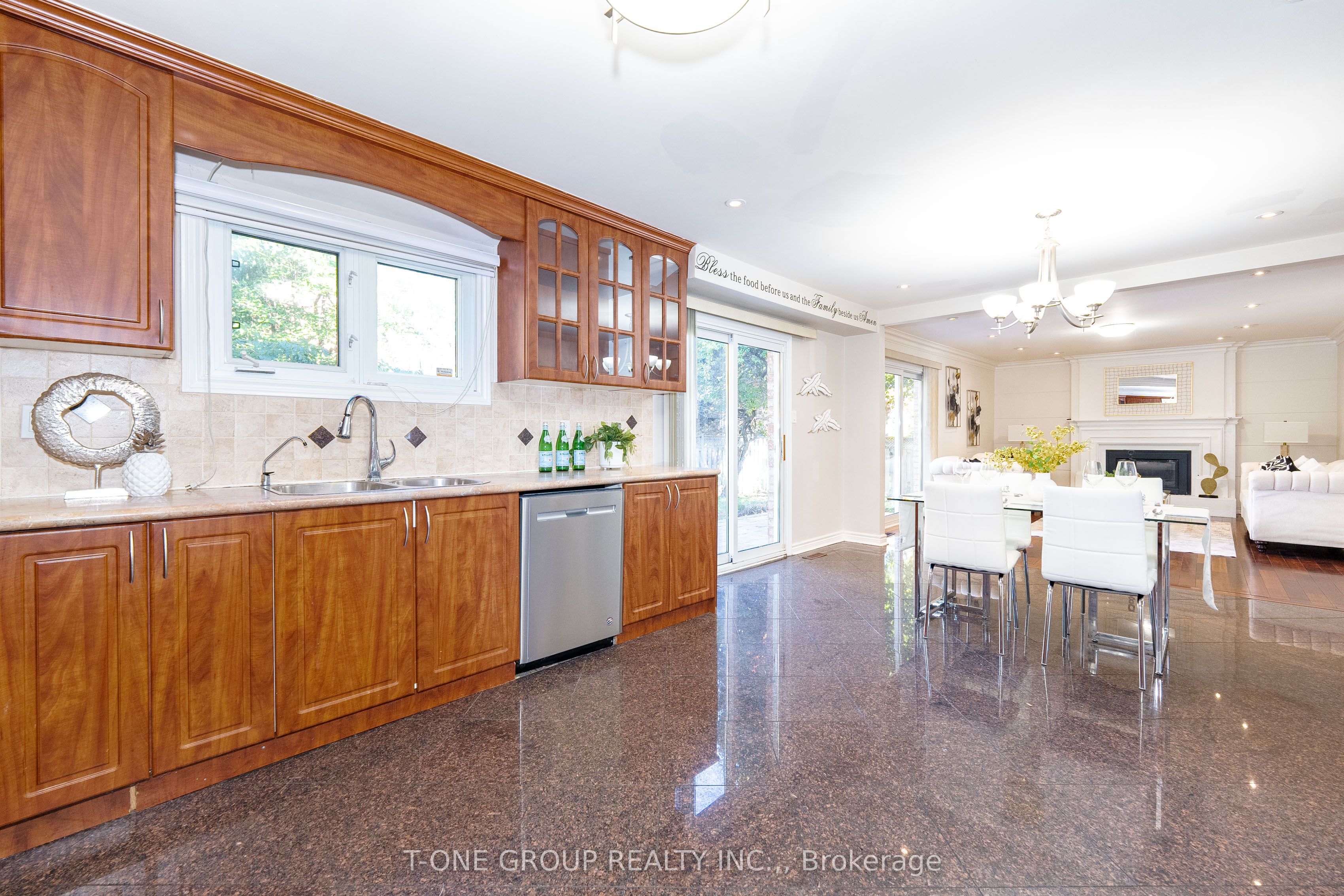 382 Elgin Mills Road W Property Photo 18