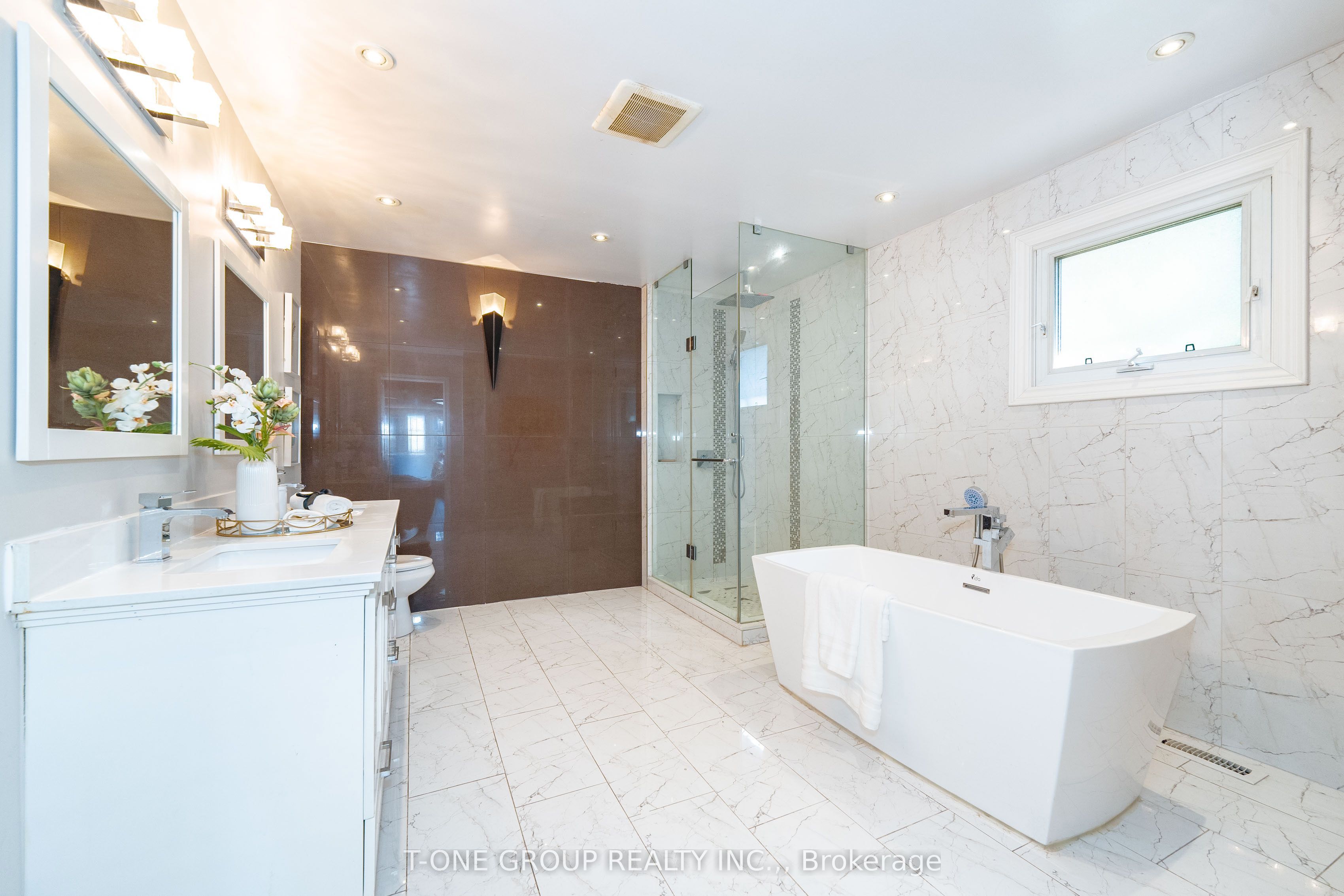 382 Elgin Mills Road W Property Photo 33