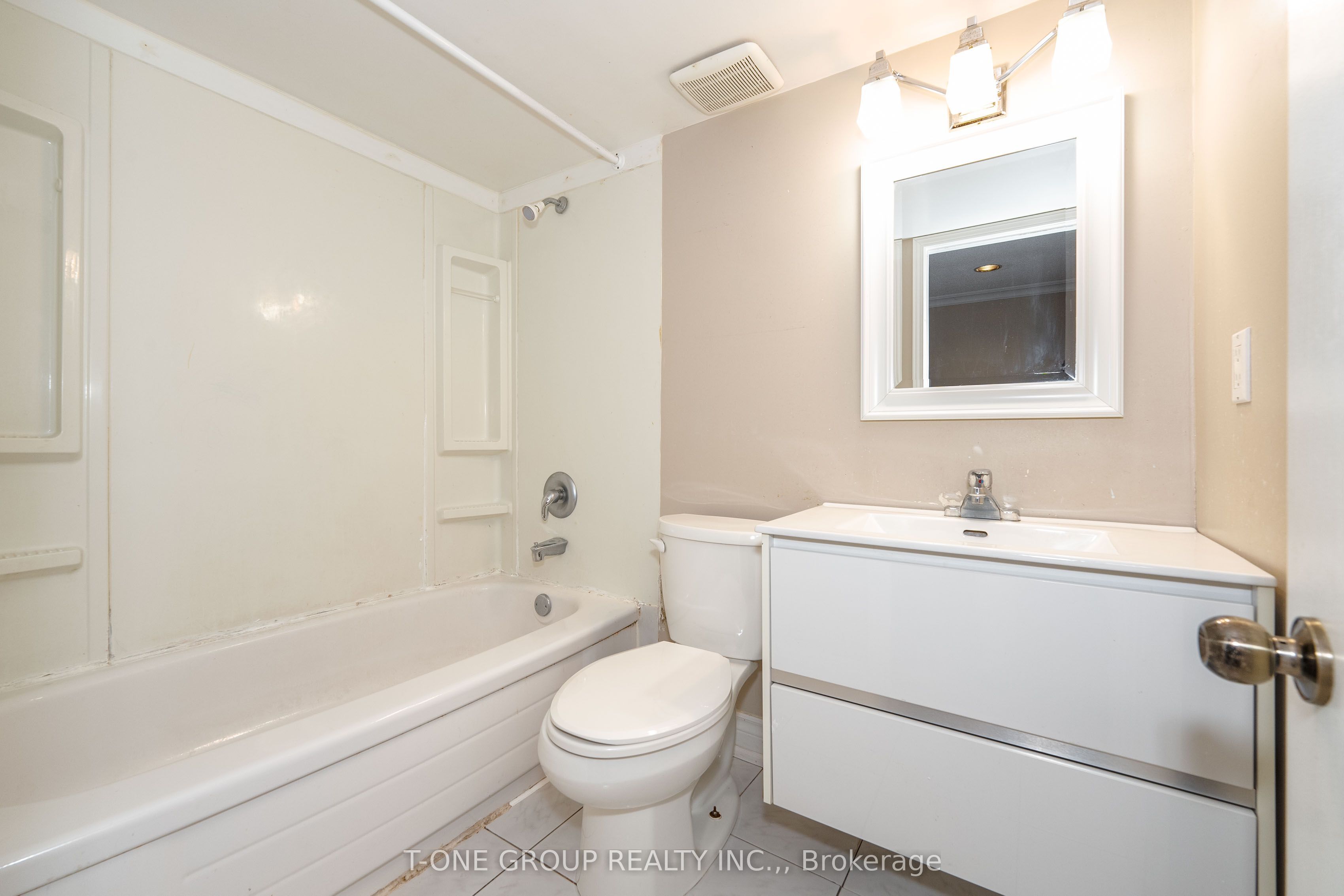 382 Elgin Mills Road W Property Photo 42