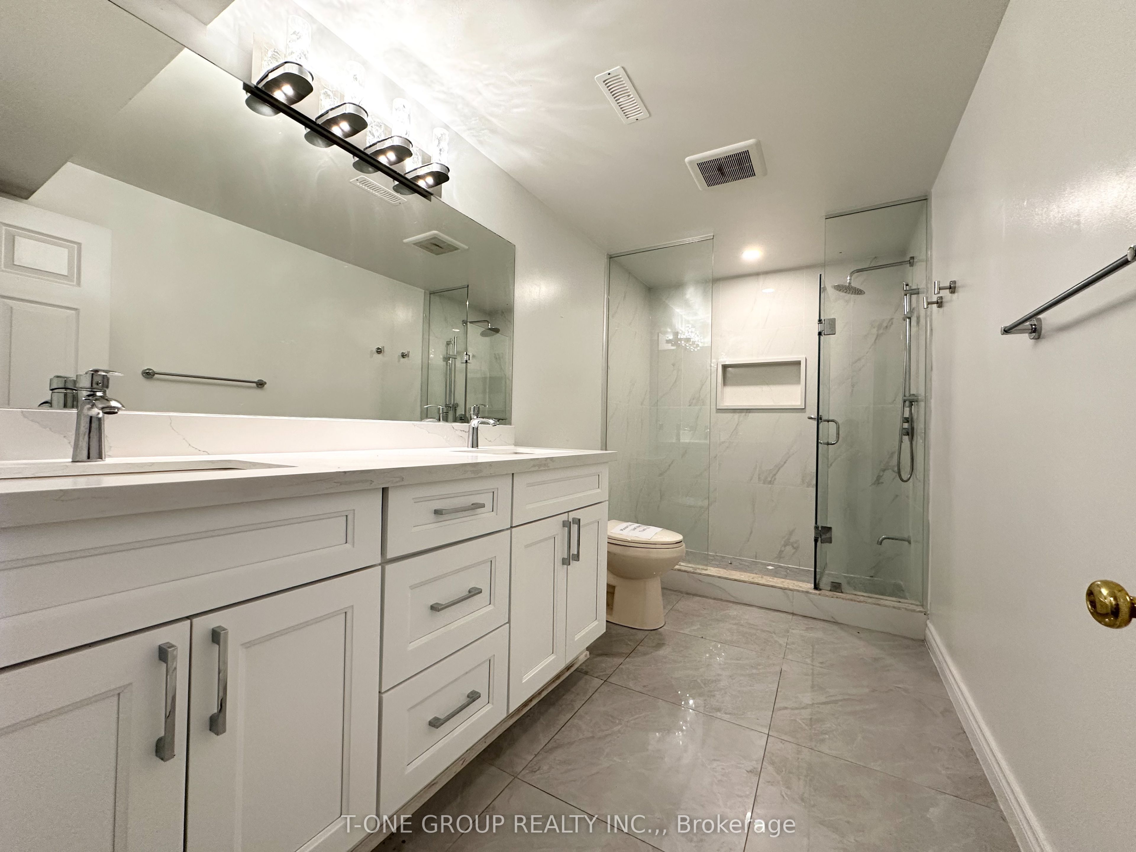 382 Elgin Mills Road W Property Photo 6