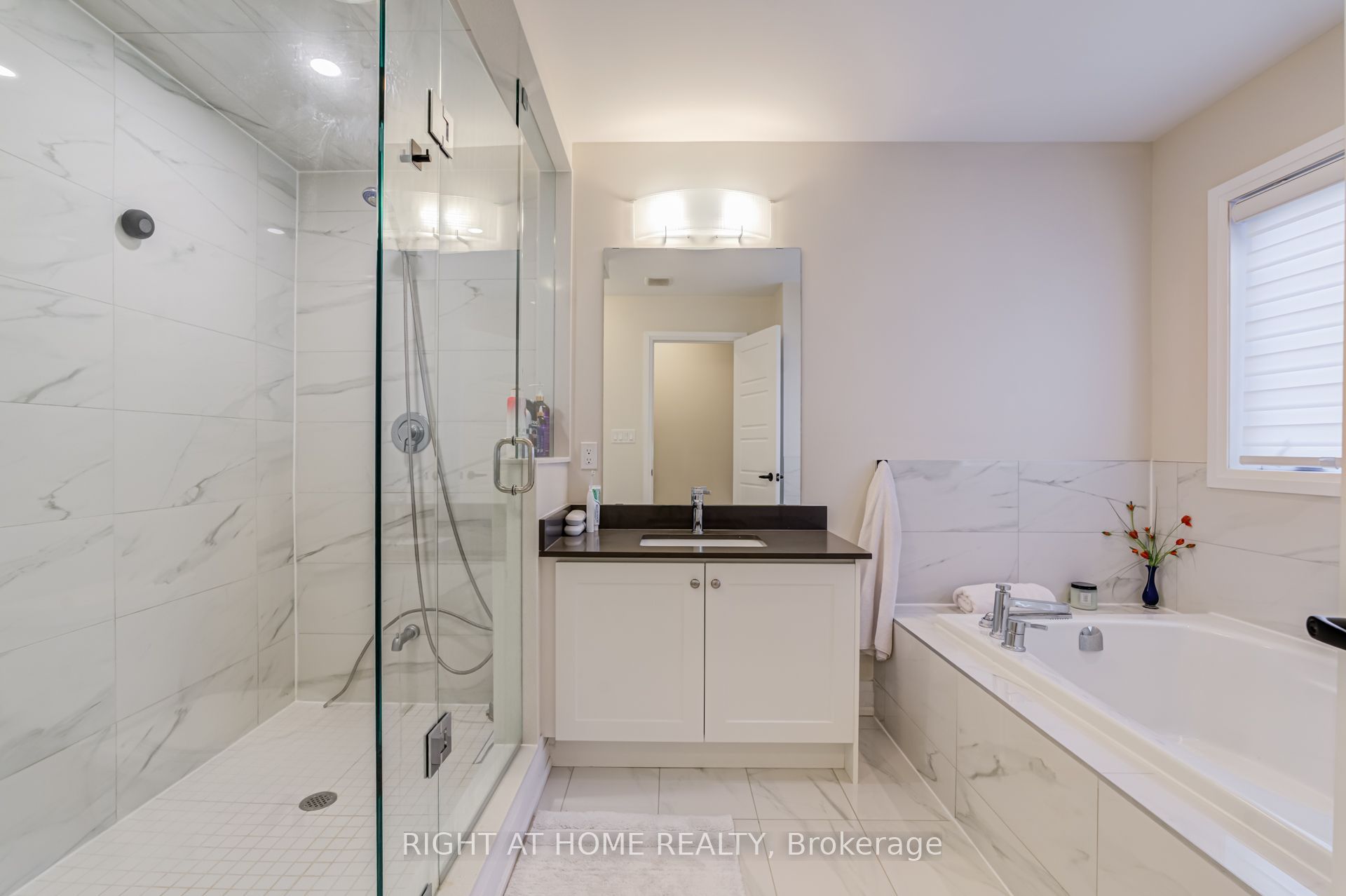 70 Westlake Crescent Property Photo 17
