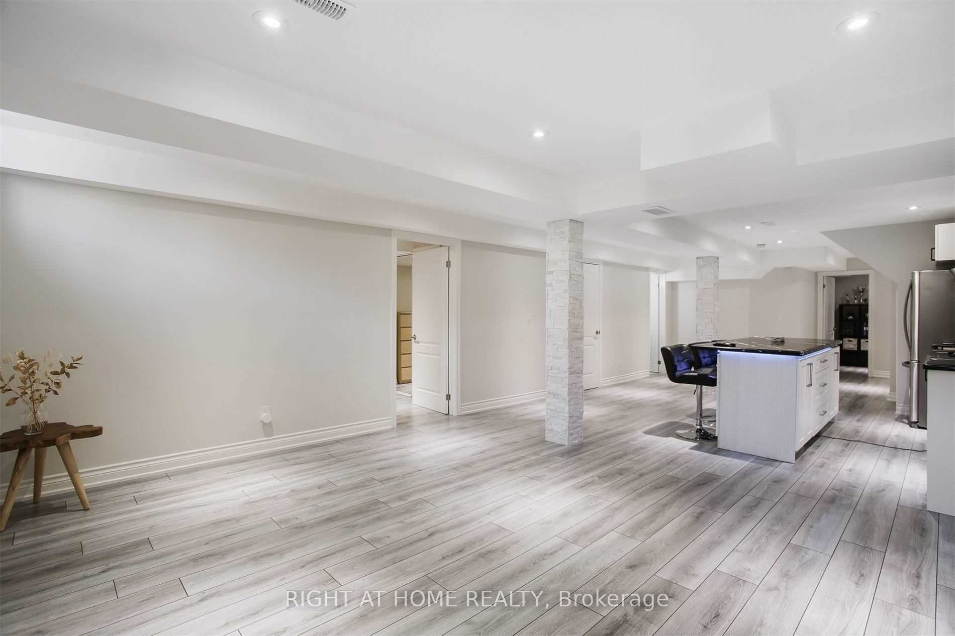 110 Thatcher Crescent #basement Property Photo 6