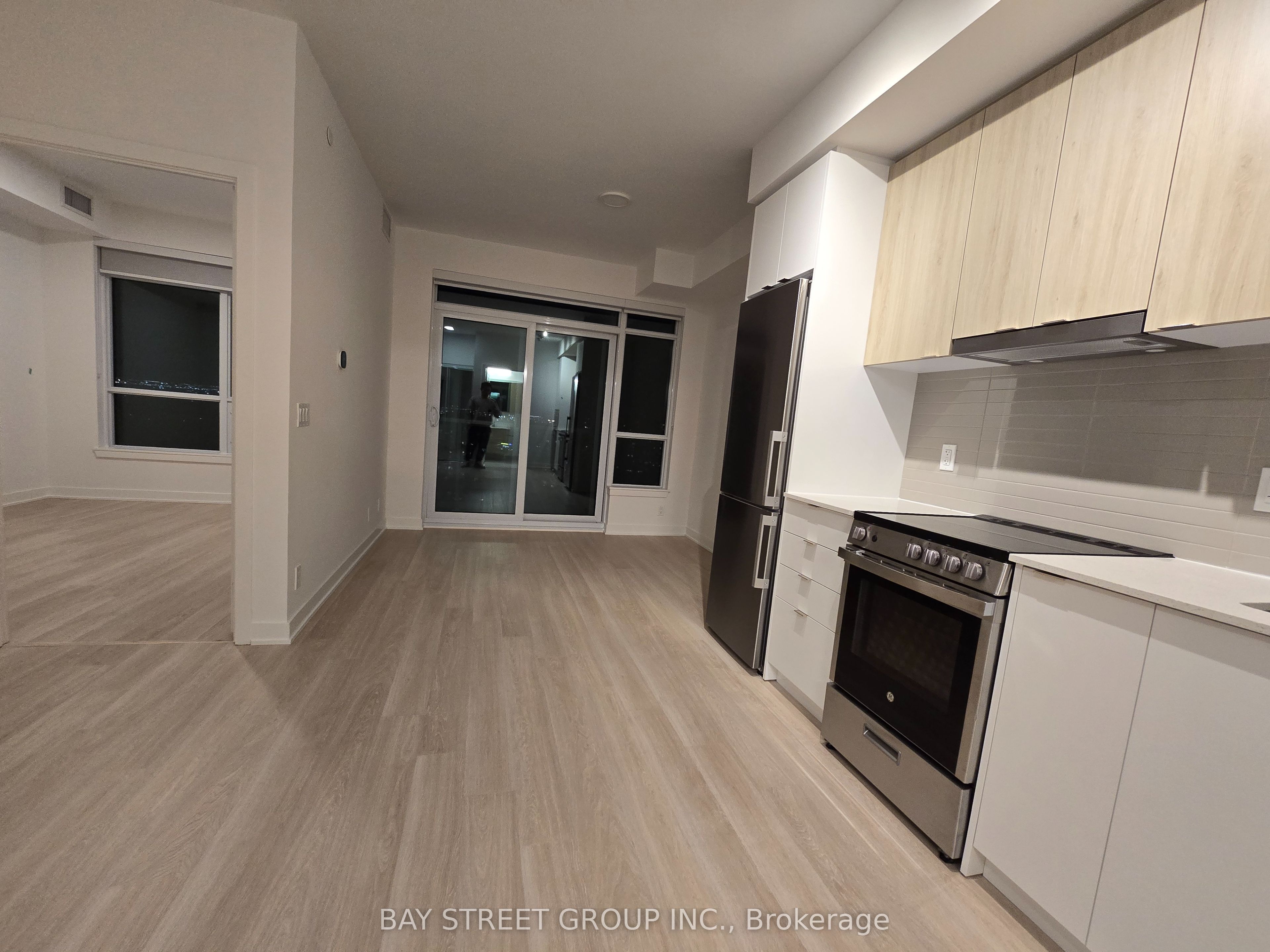 50 Upper Mall Way 1806b Property Photo 6