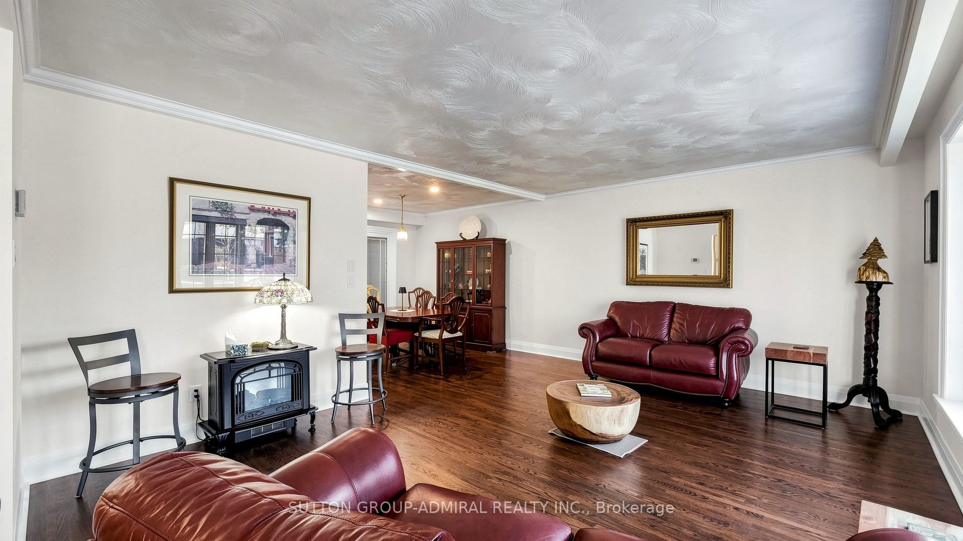 218 Bay Thorn Drive Property Photo 8