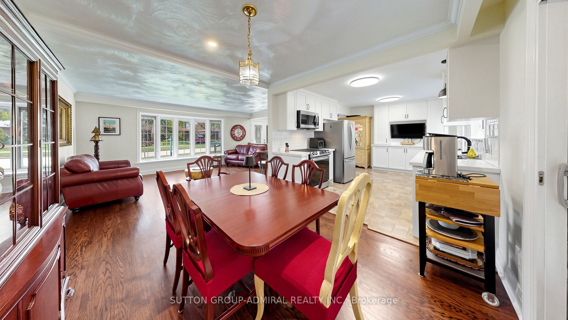 218 Bay Thorn Drive Property Photo 11