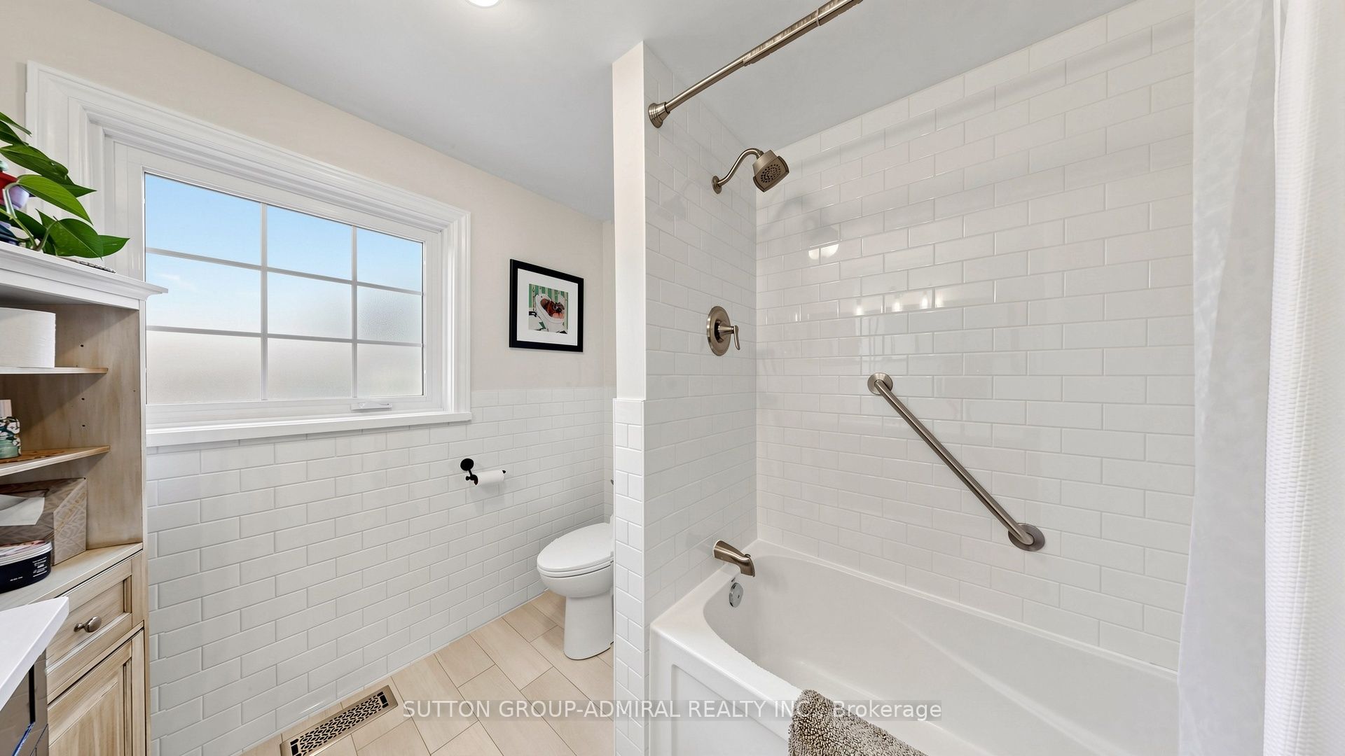 218 Bay Thorn Drive Property Photo 35