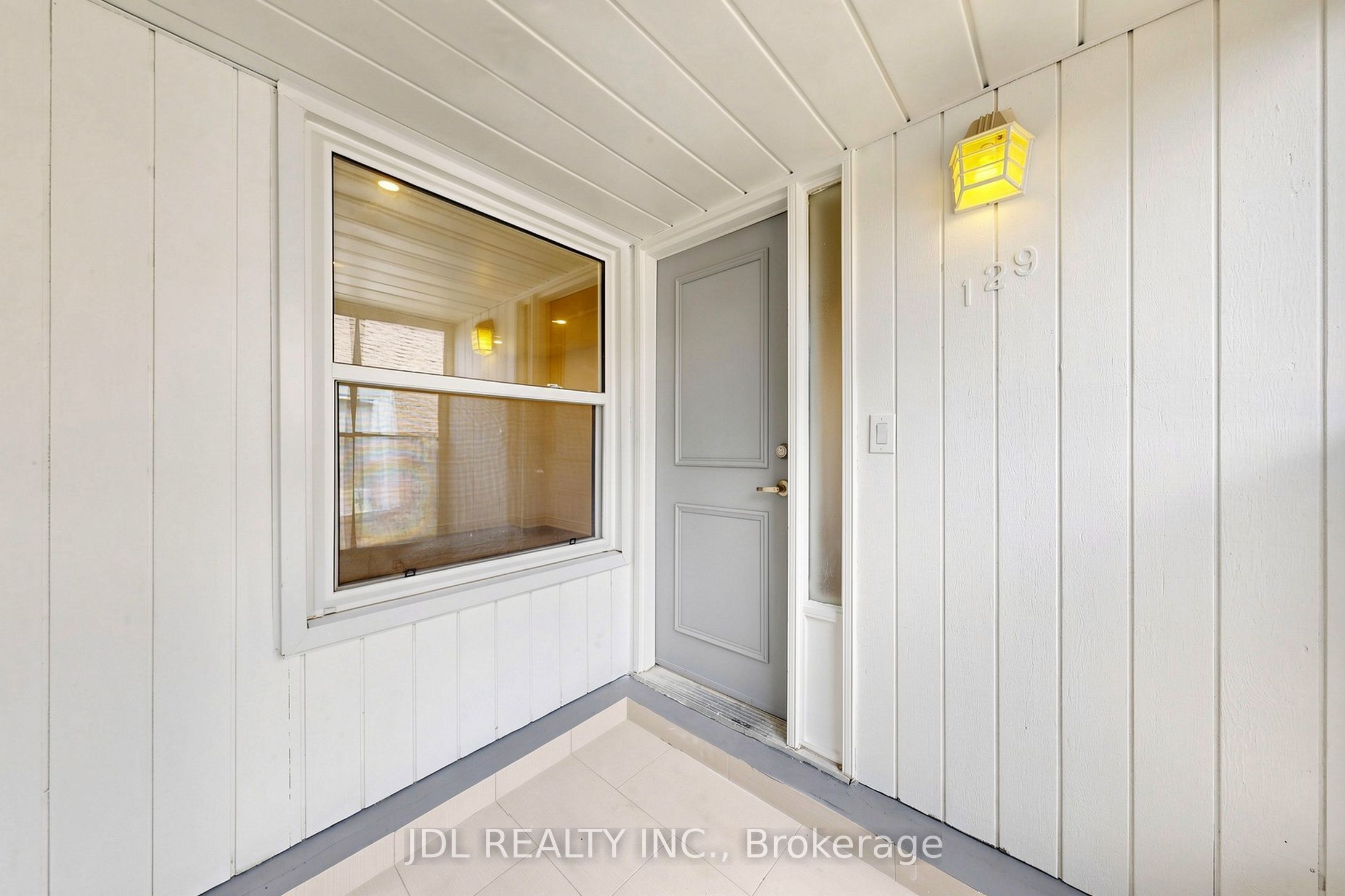 129 Appleby Crescent Property Photo 2