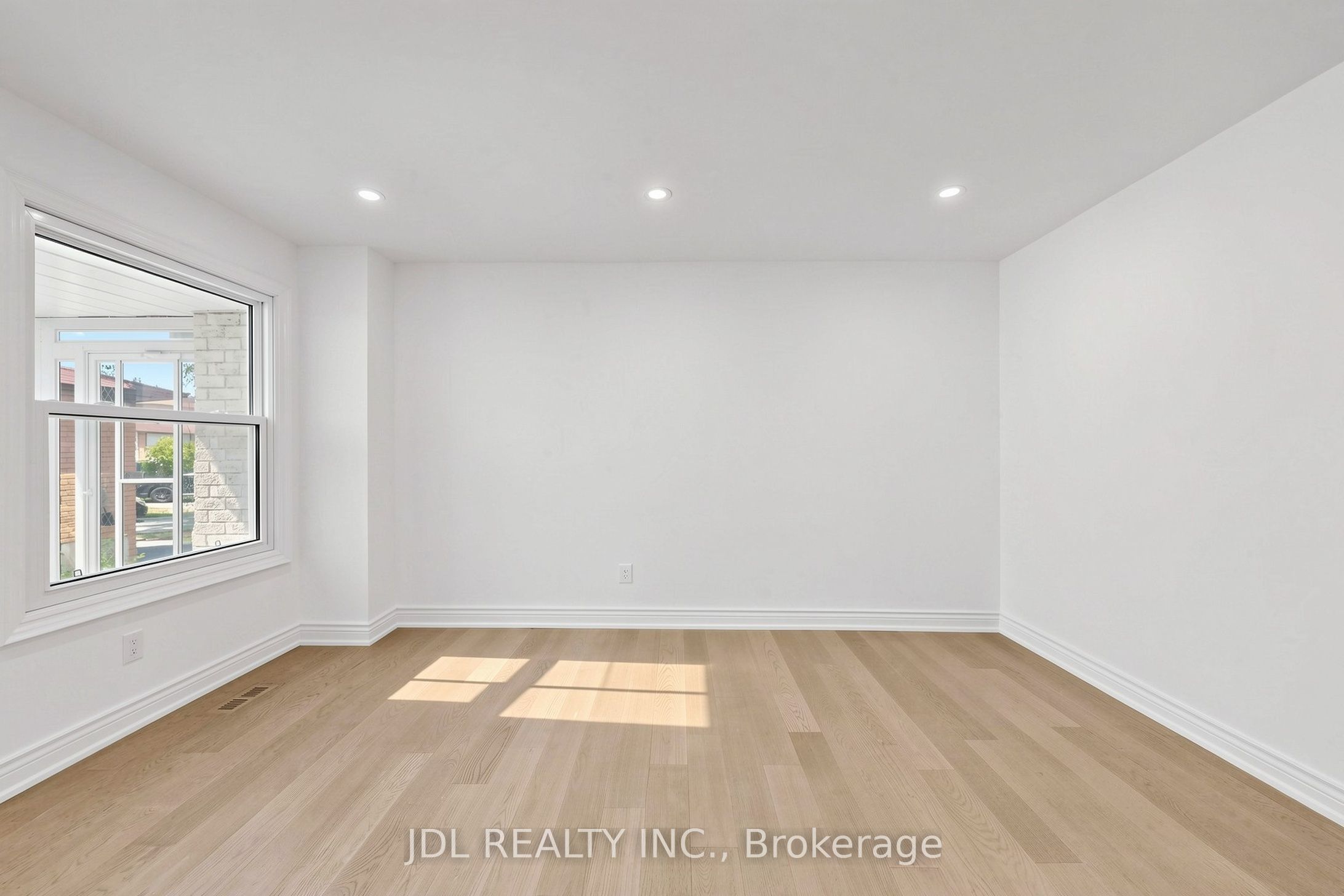129 Appleby Crescent Property Photo 4