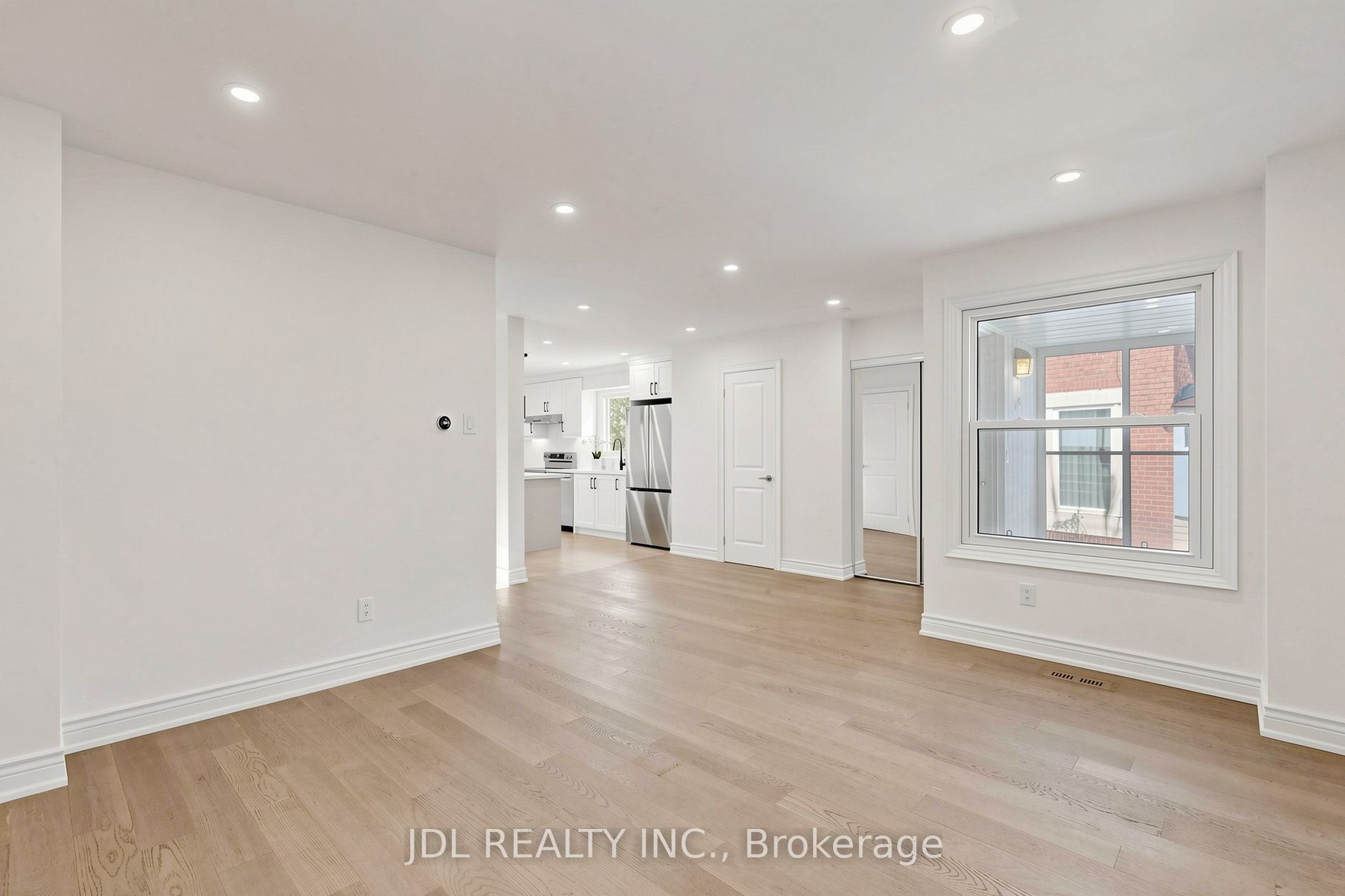 129 Appleby Crescent Property Photo 6