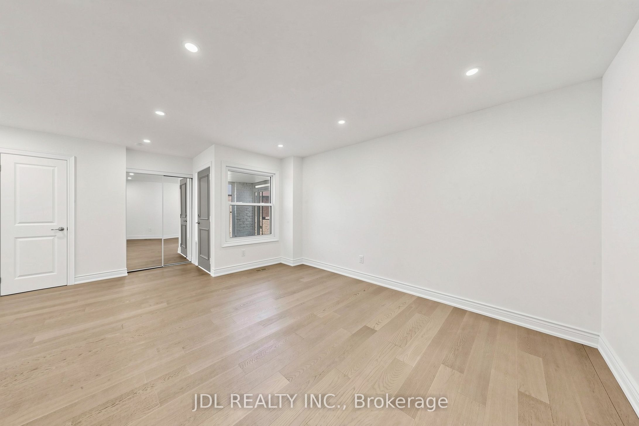 129 Appleby Crescent Property Photo 7
