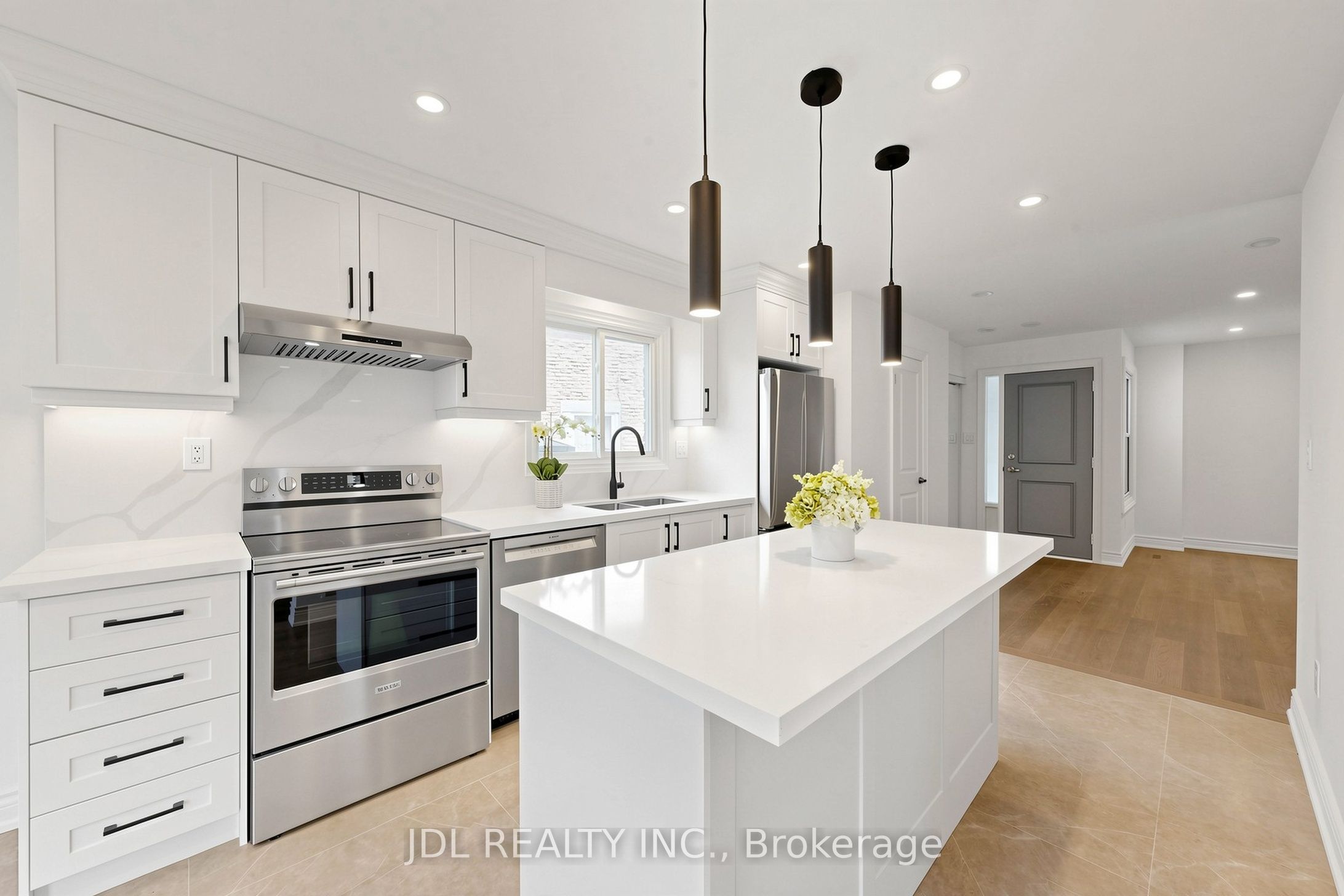 129 Appleby Crescent Property Photo 8