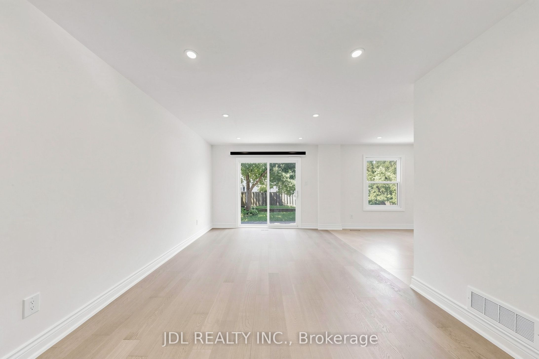 129 Appleby Crescent Property Photo 11