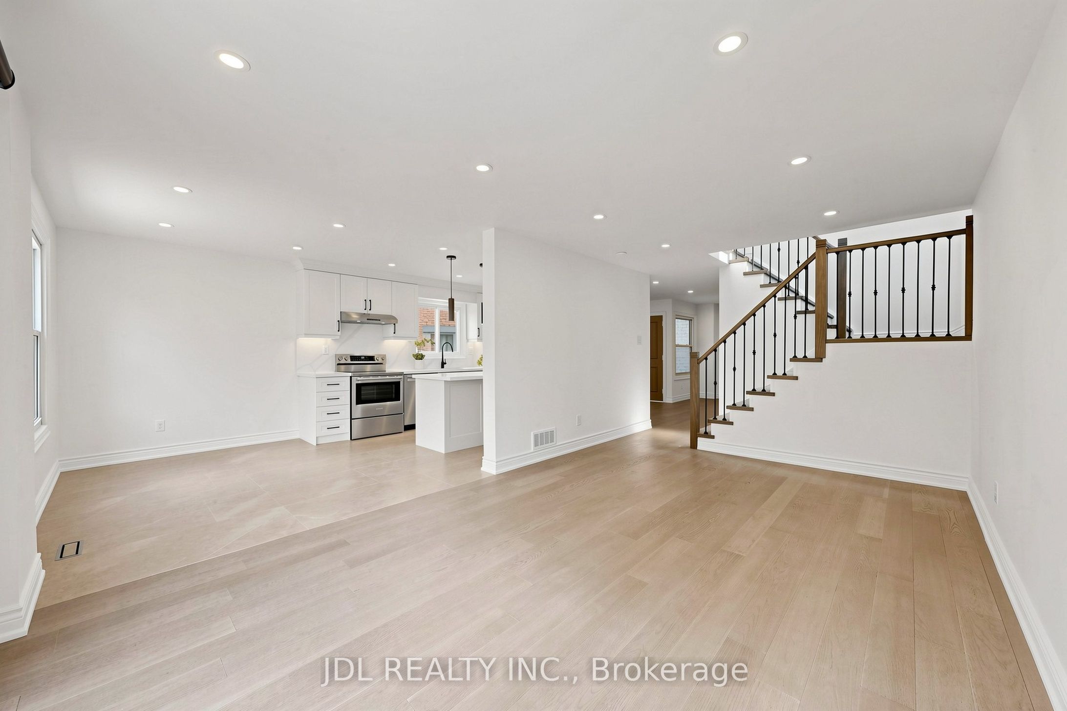 129 Appleby Crescent Property Photo 13