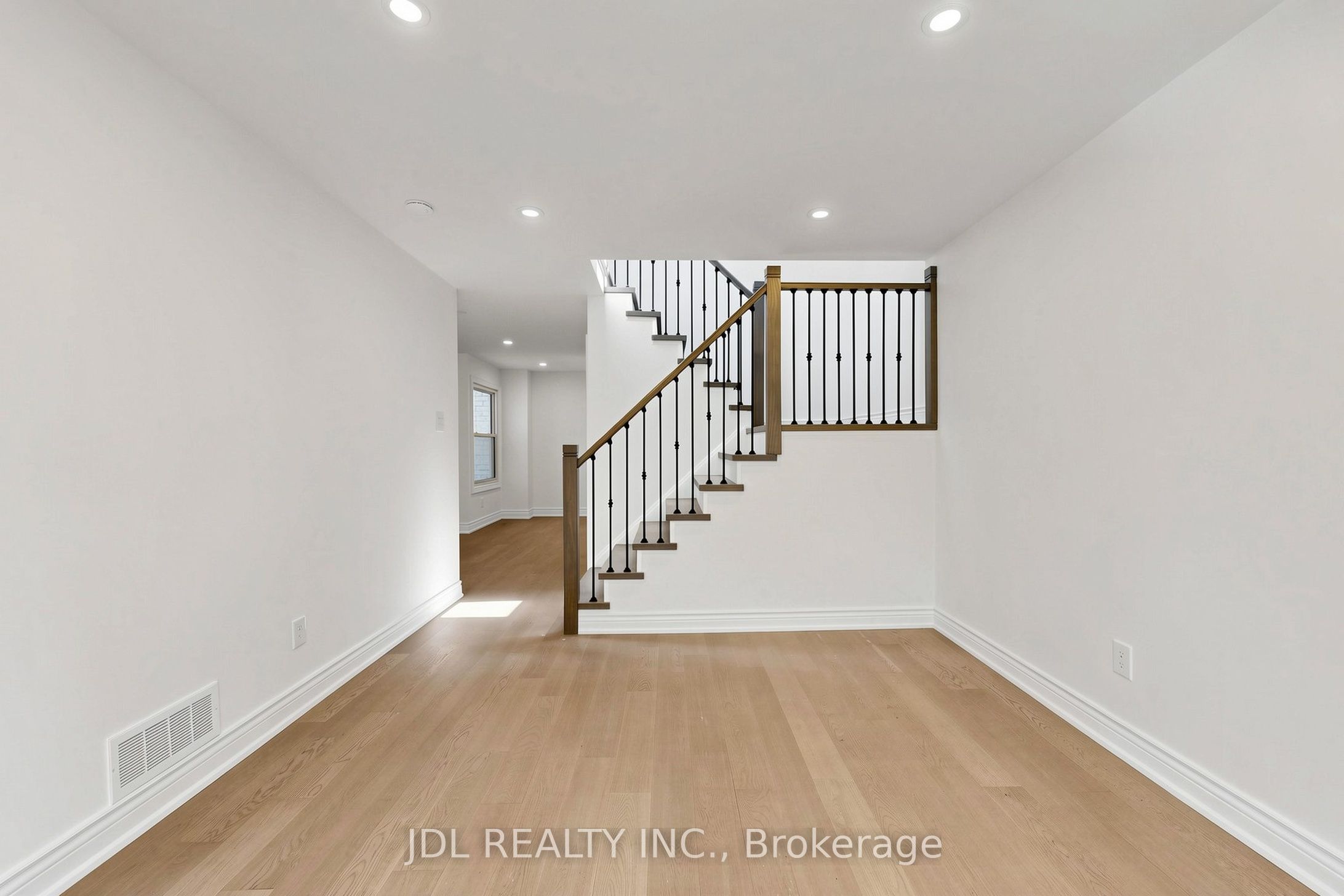 129 Appleby Crescent Property Photo 14