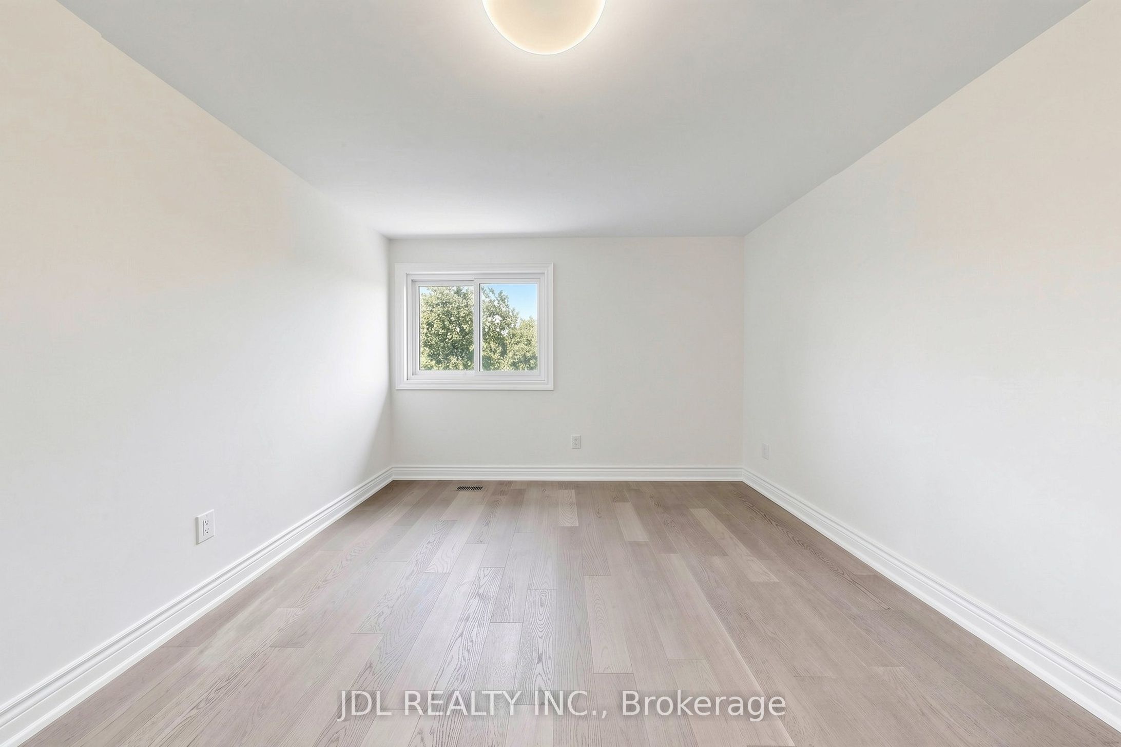 129 Appleby Crescent Property Photo 25