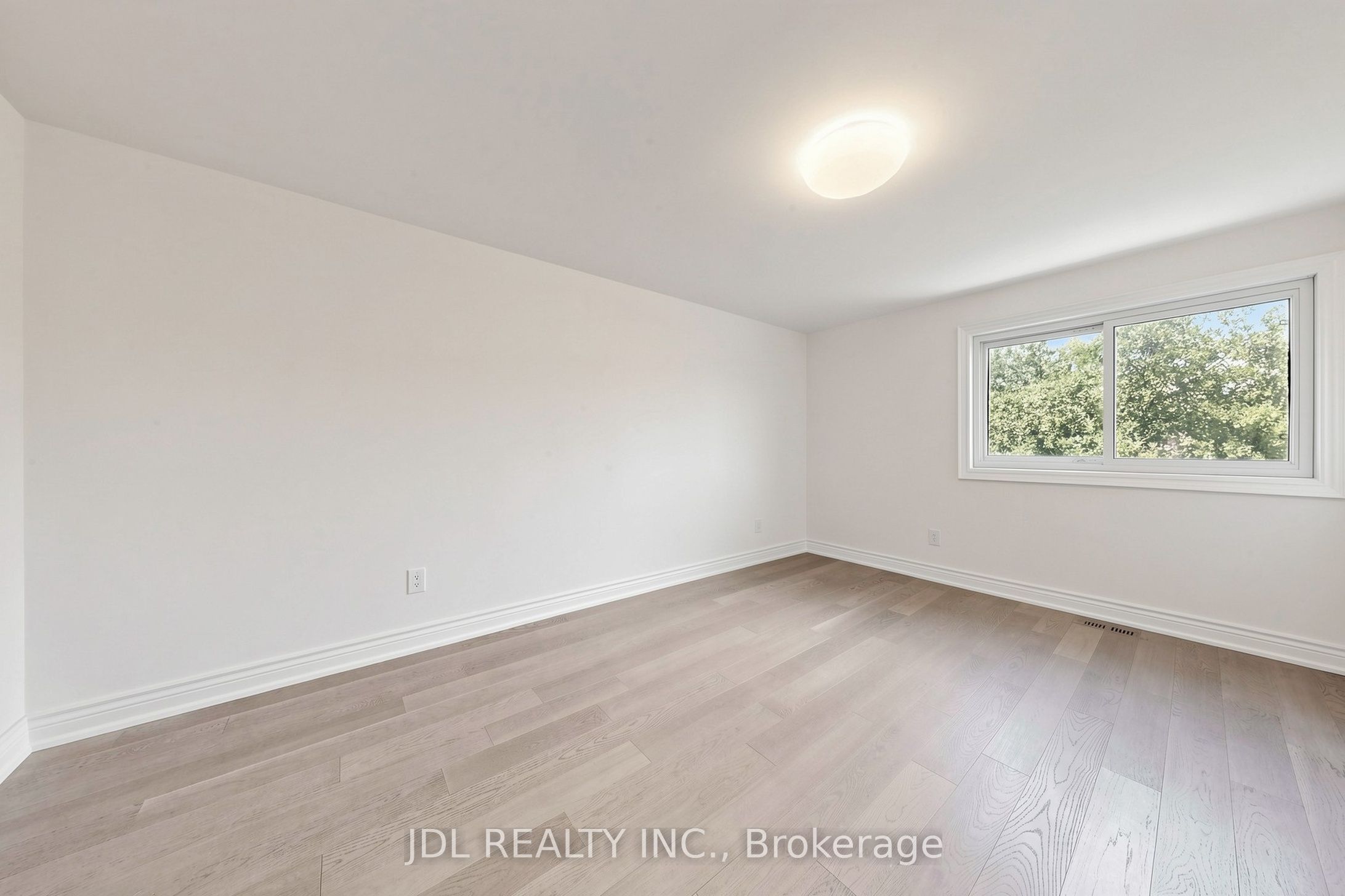 129 Appleby Crescent Property Photo 27