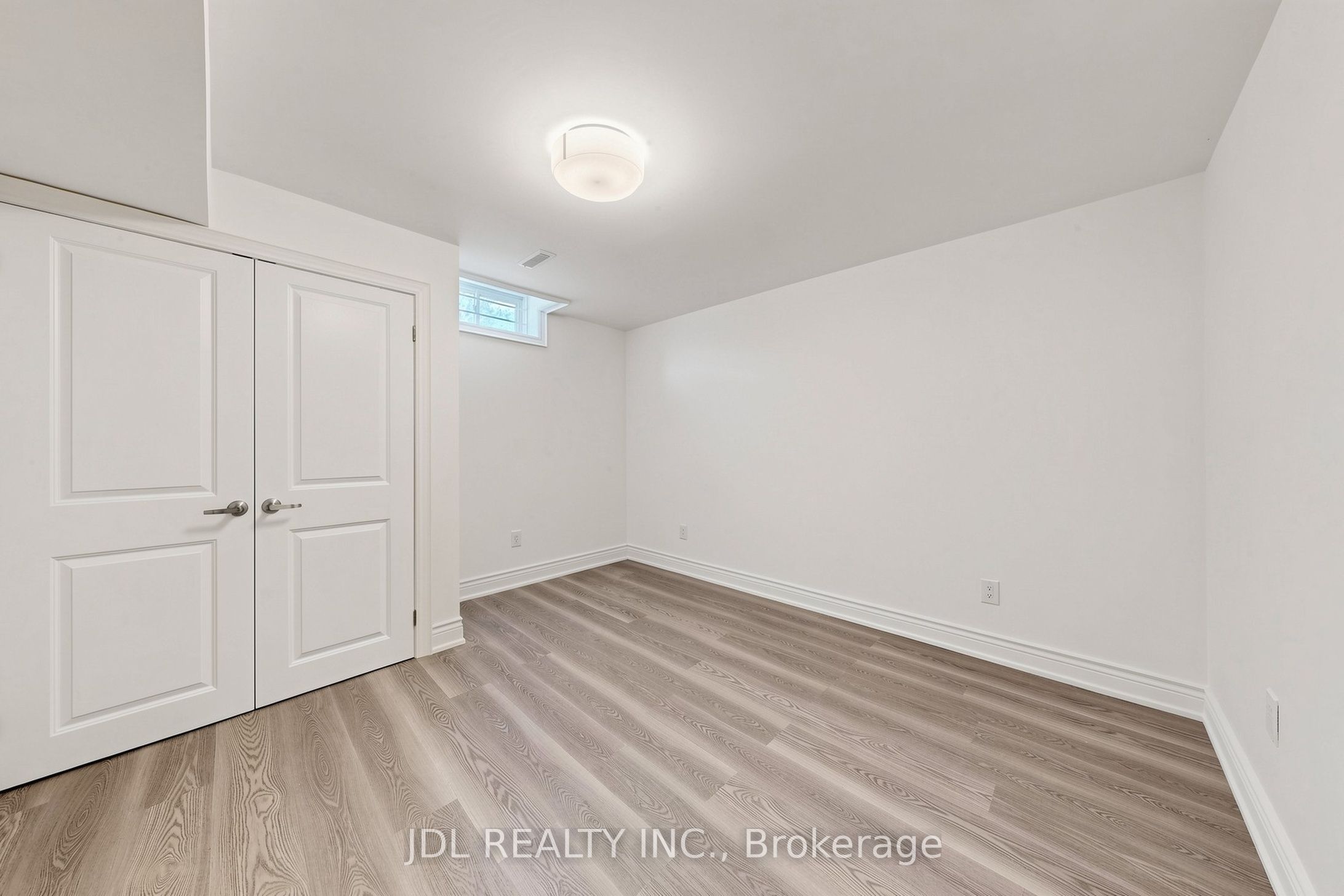 129 Appleby Crescent Property Photo 38