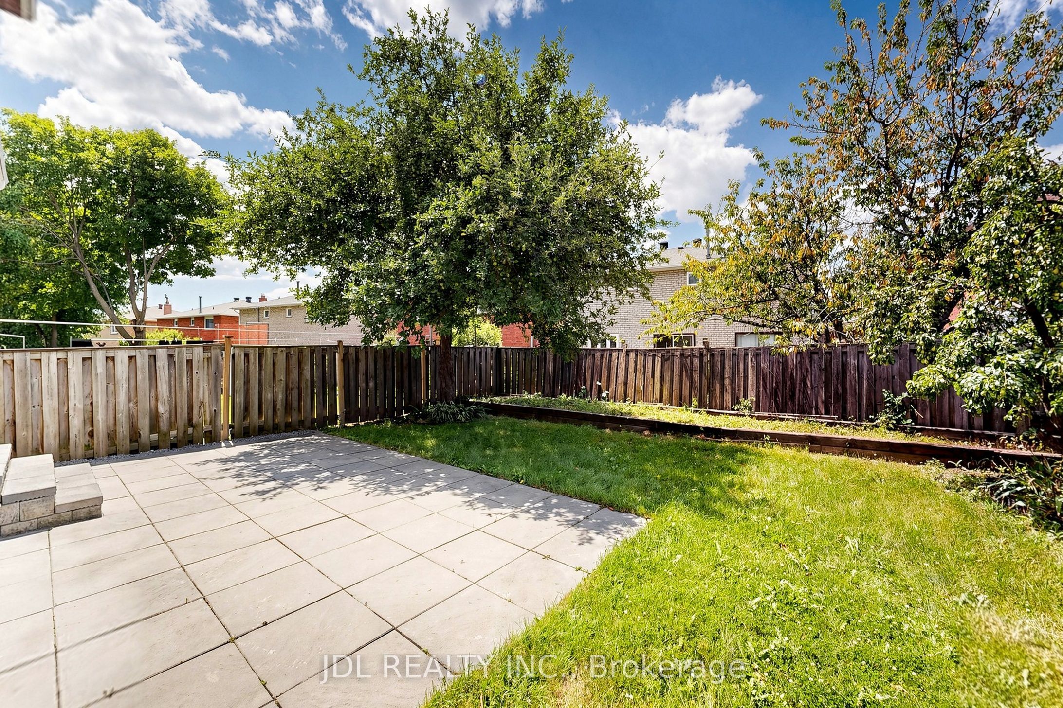 129 Appleby Crescent Property Photo 45