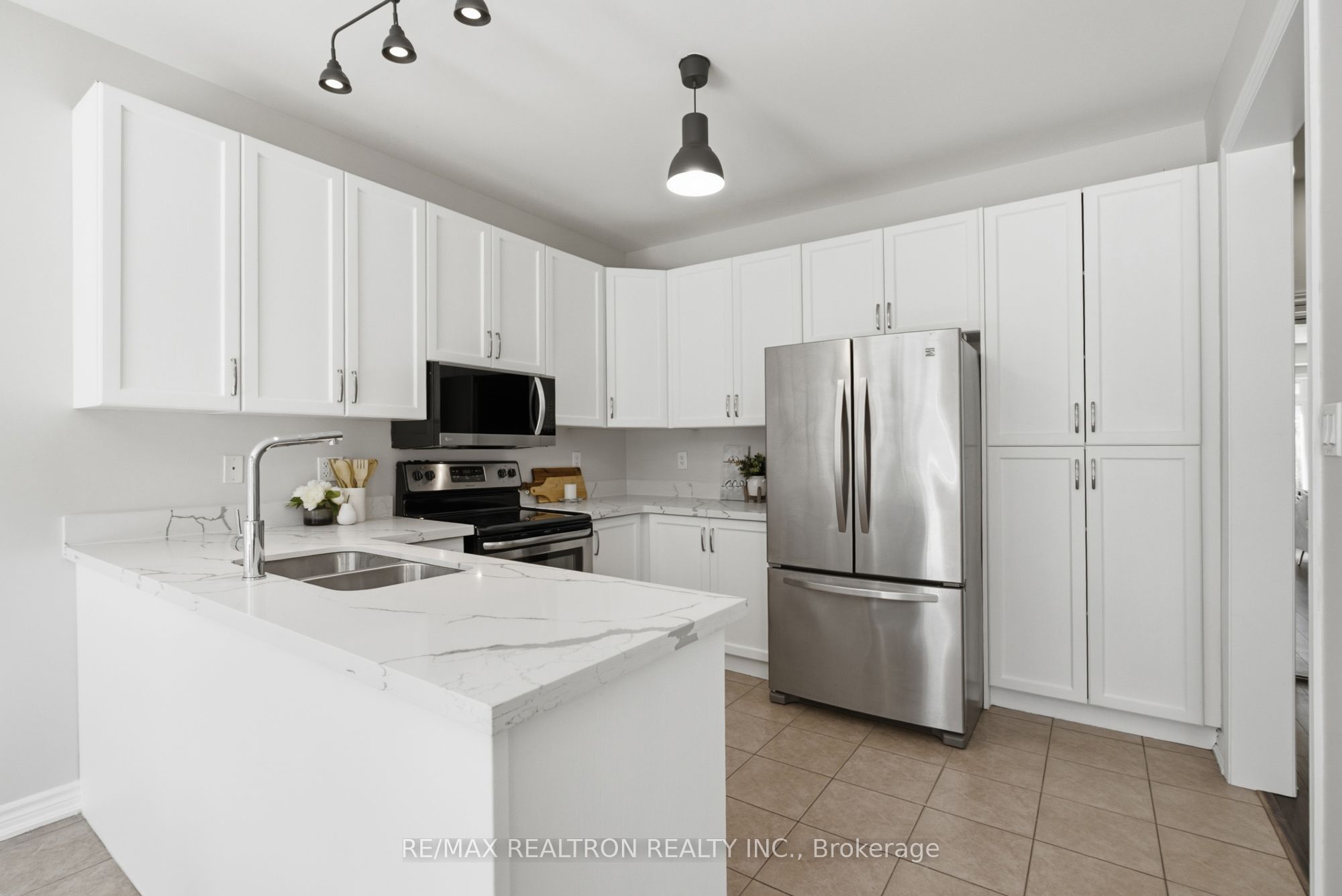281 Sloss Court Property Photo 10