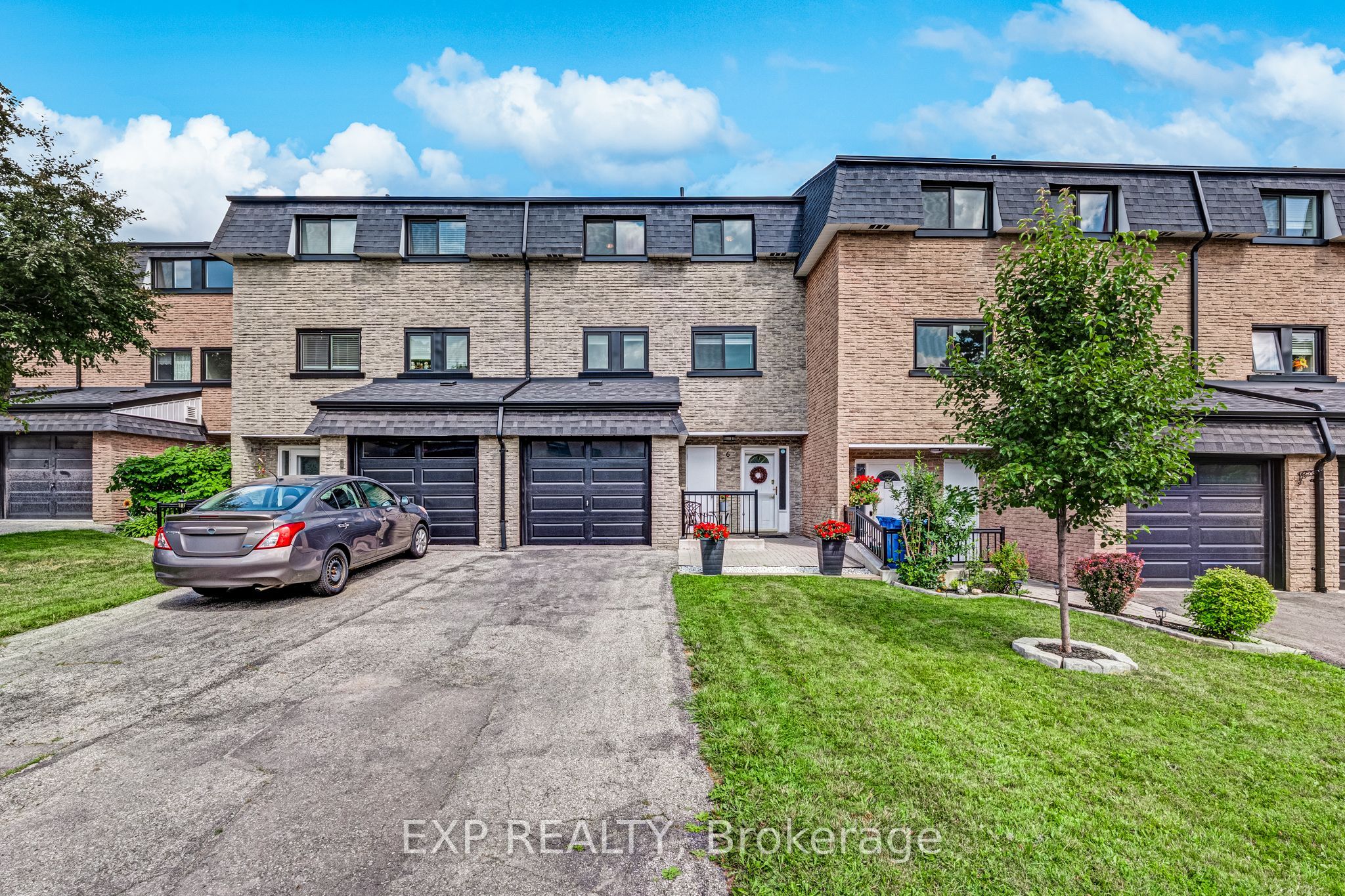 6 Poplar Crescent Property Photo 1