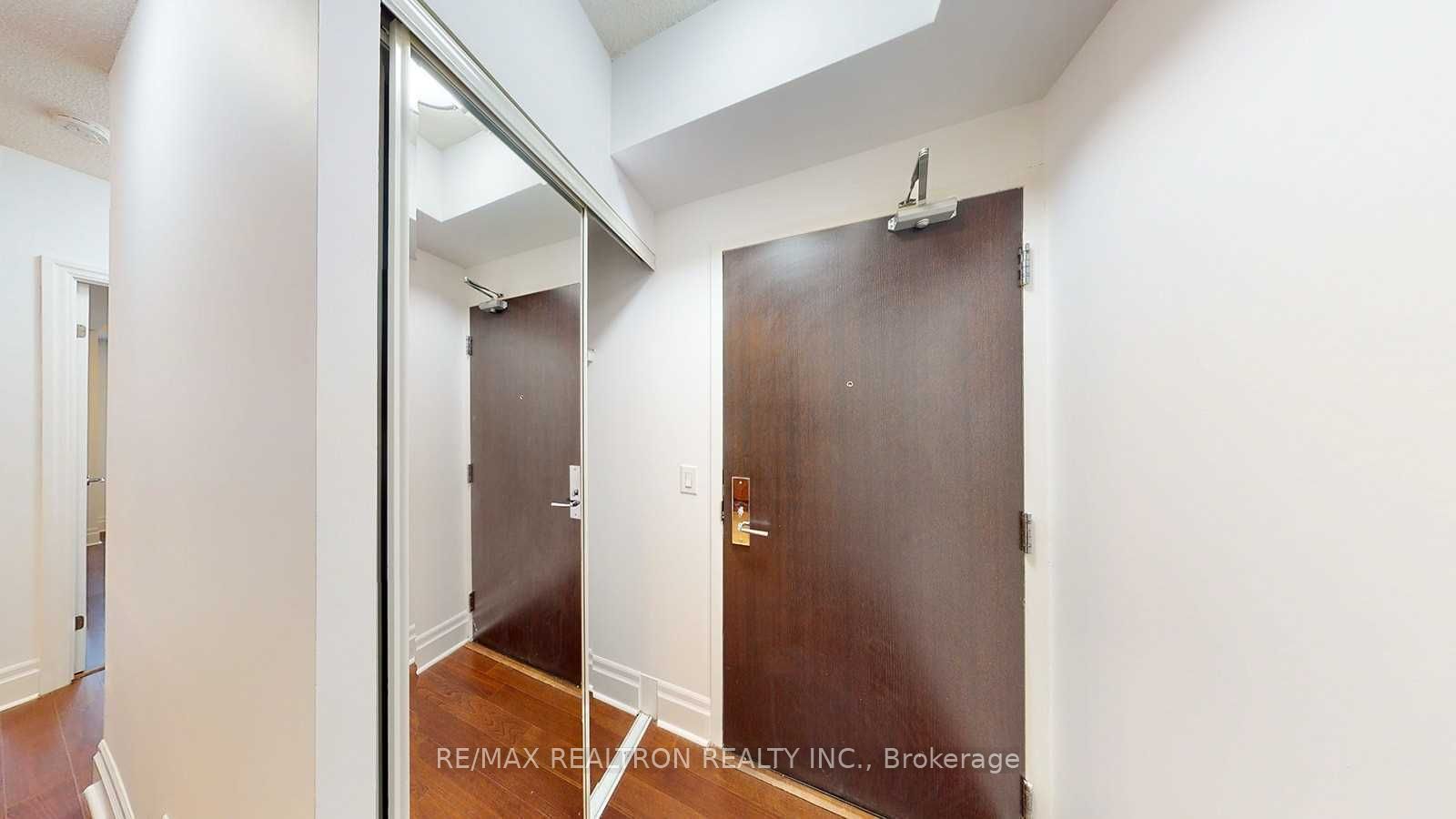 111 Upper Duke Crescent 701 Property Photo 15