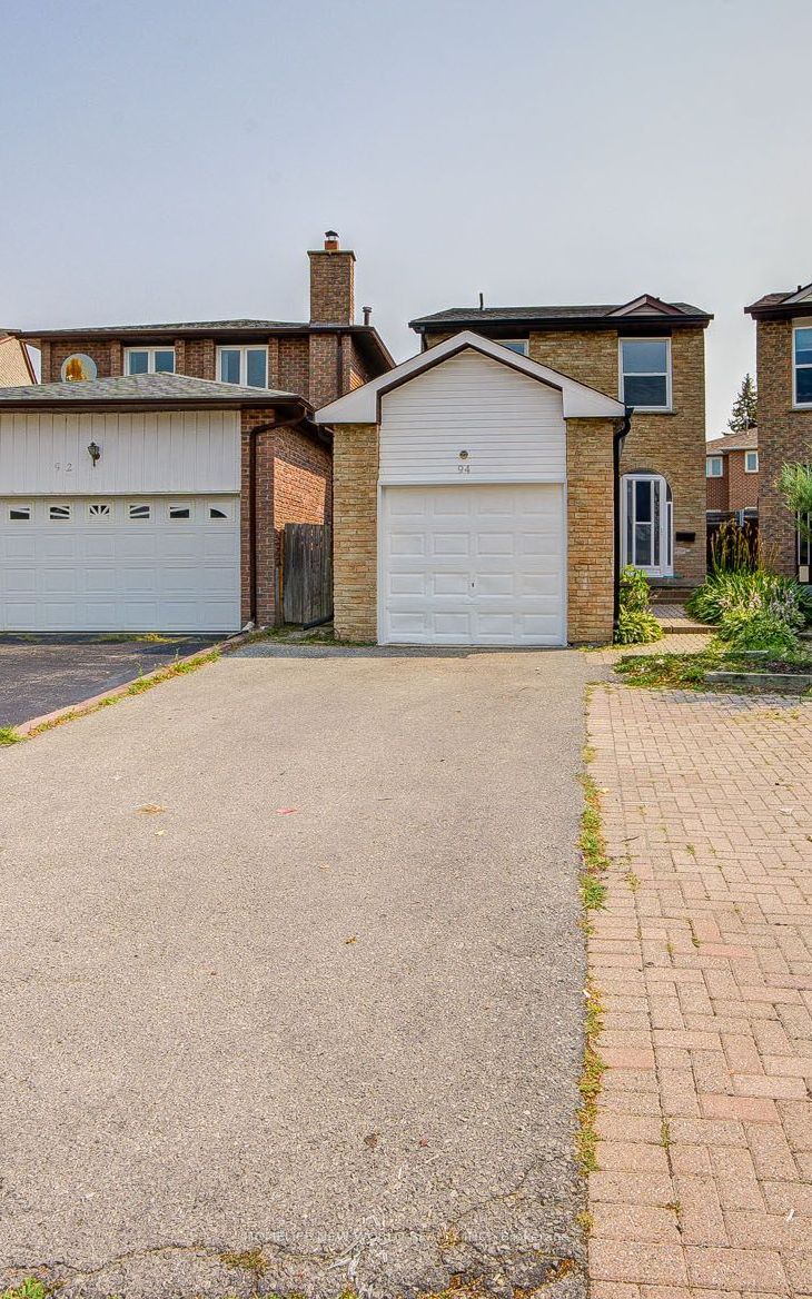 94 Hord Crescent Property Photo 2