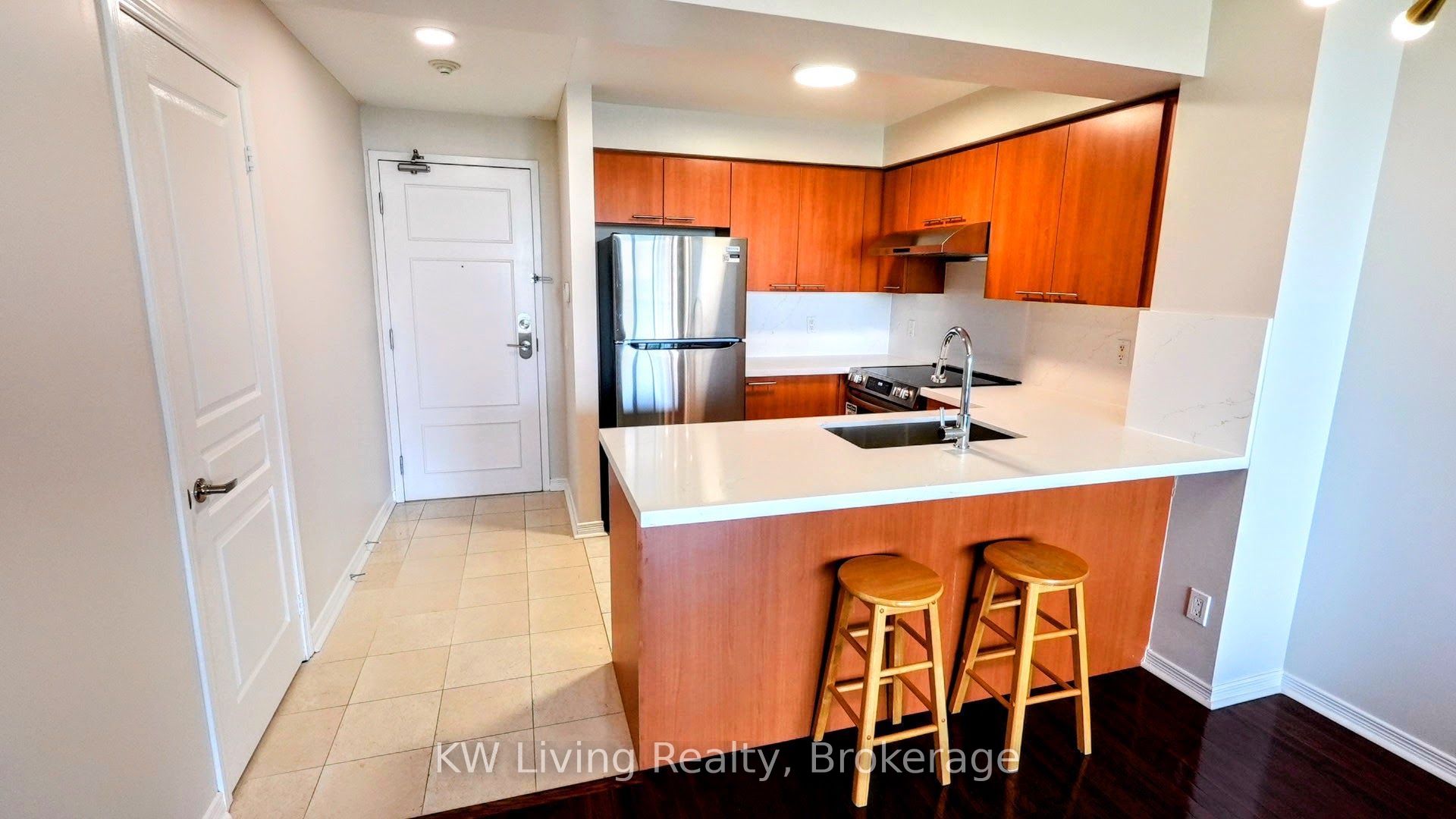 330 Red Maple Road 1003 Property Photo 12