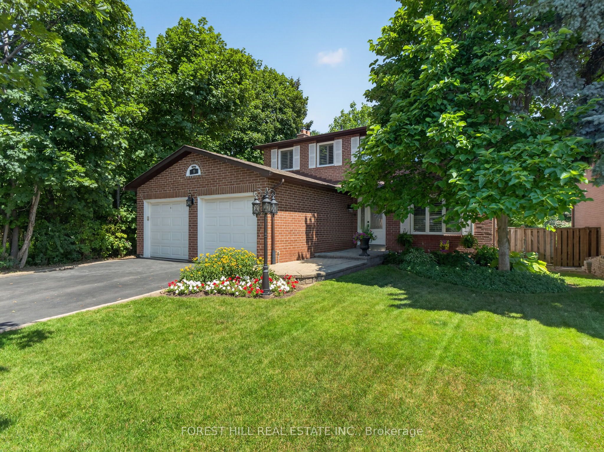 9 Tomlin Crescent