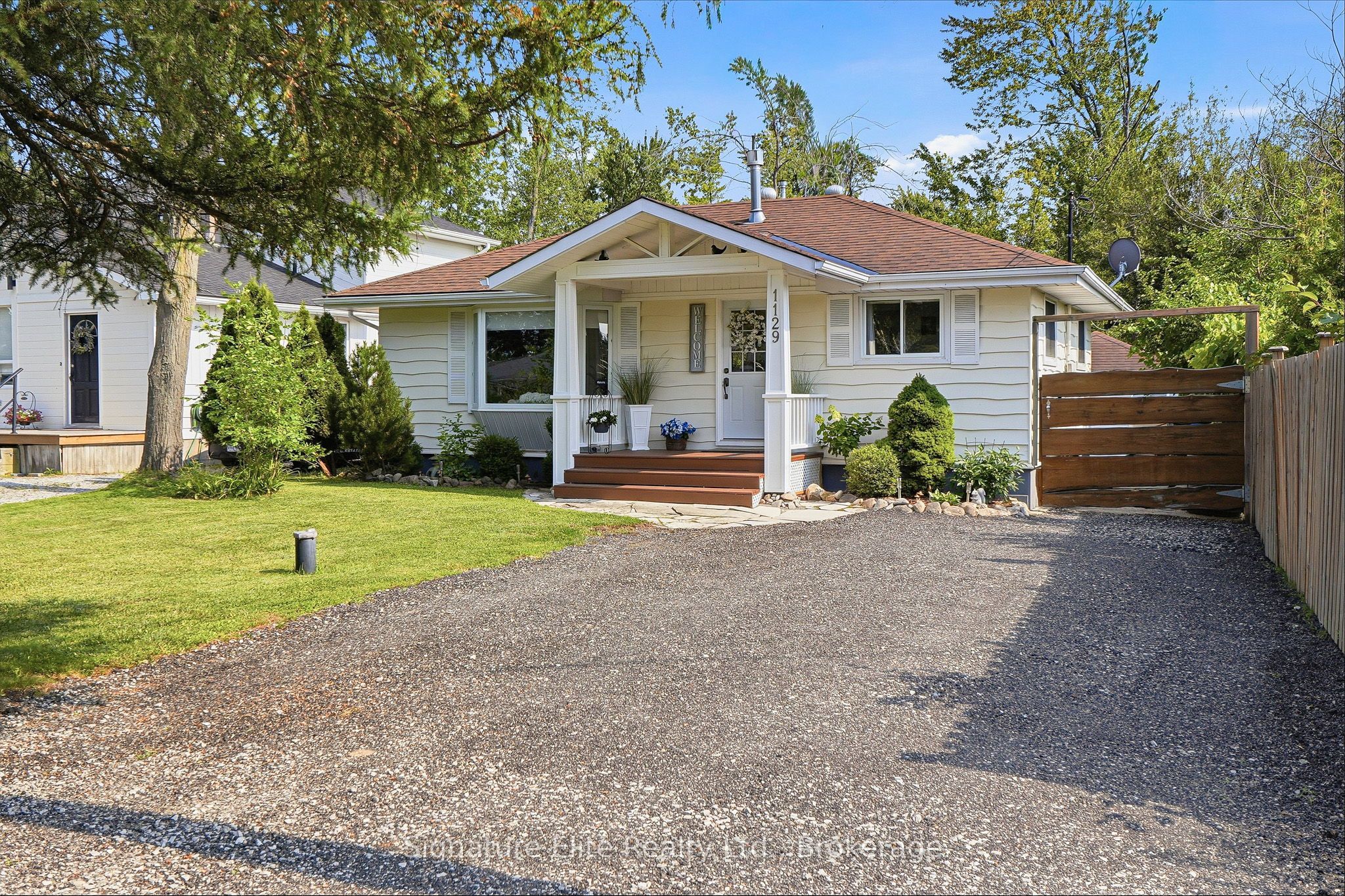 1129 Lindy Lane Property Photo 1