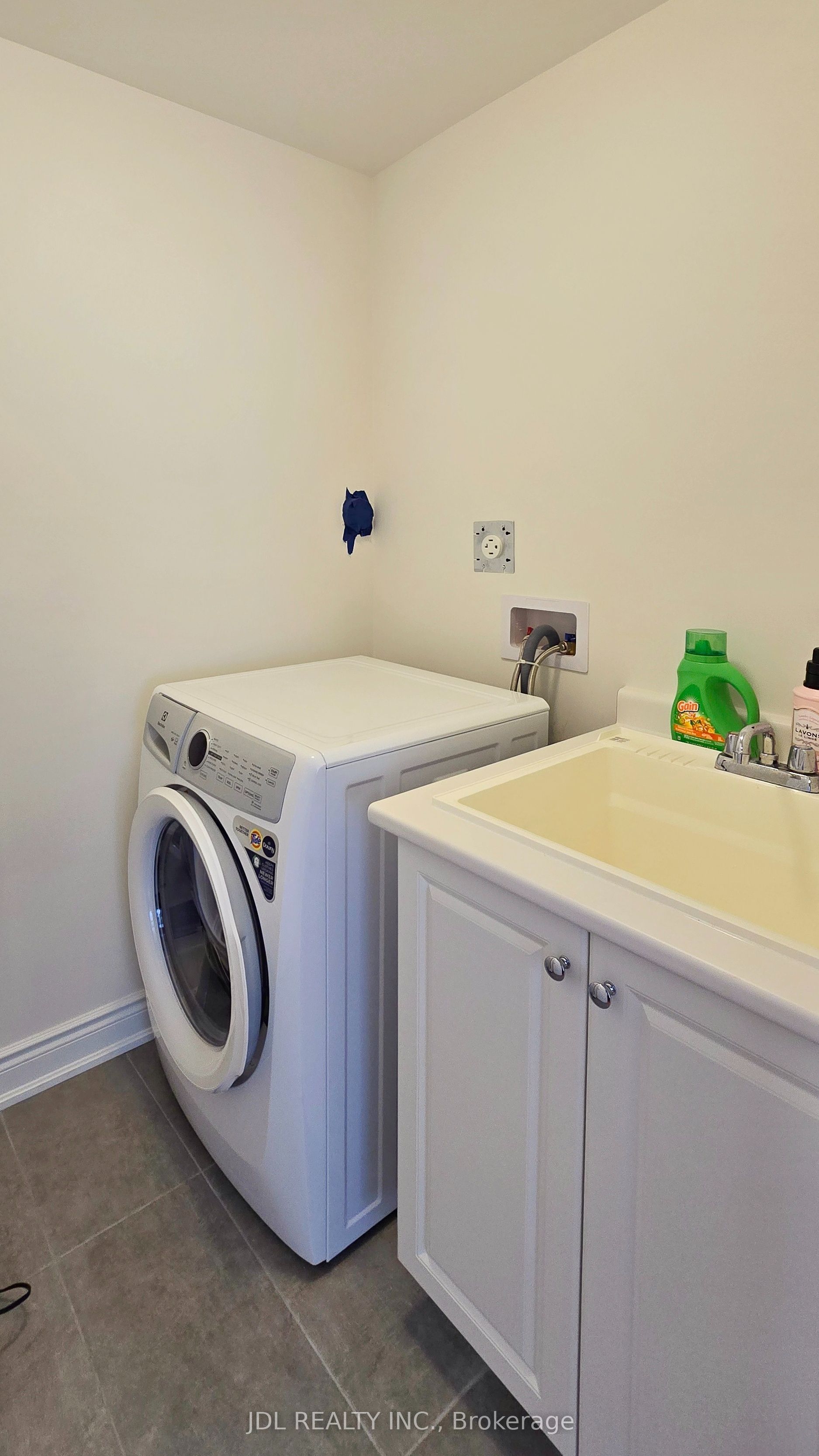 87 Albert Newell Drive Property Photo 22