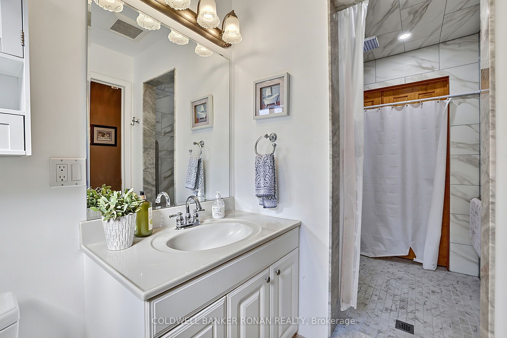 33 Marevan Place Property Photo 16