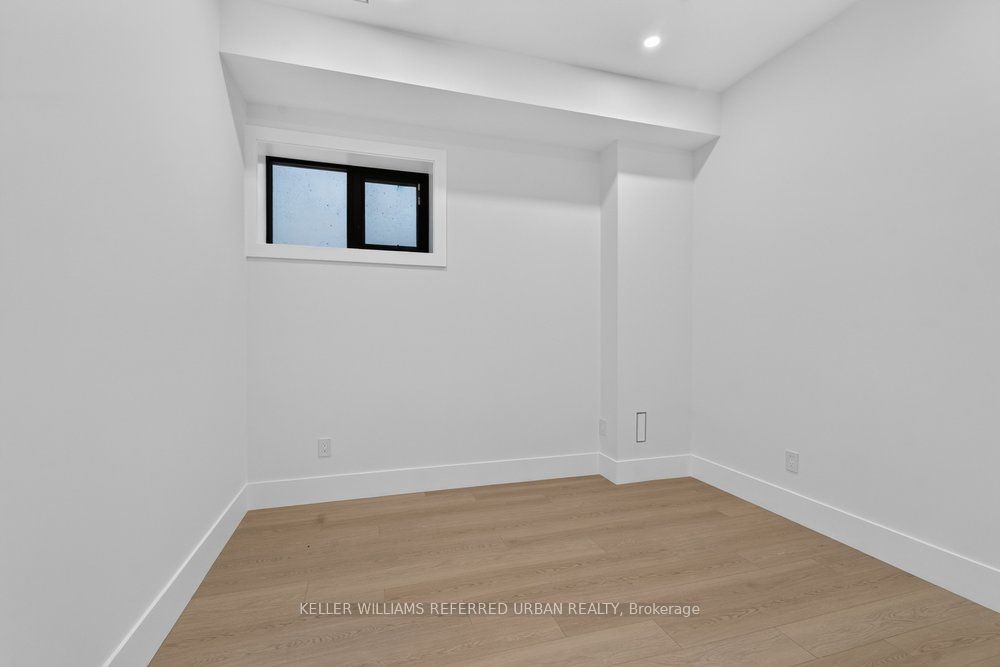 11 Knowles Crescent Property Photo 30