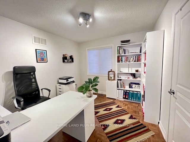 48 Langhorst Crescent Property Photo 29